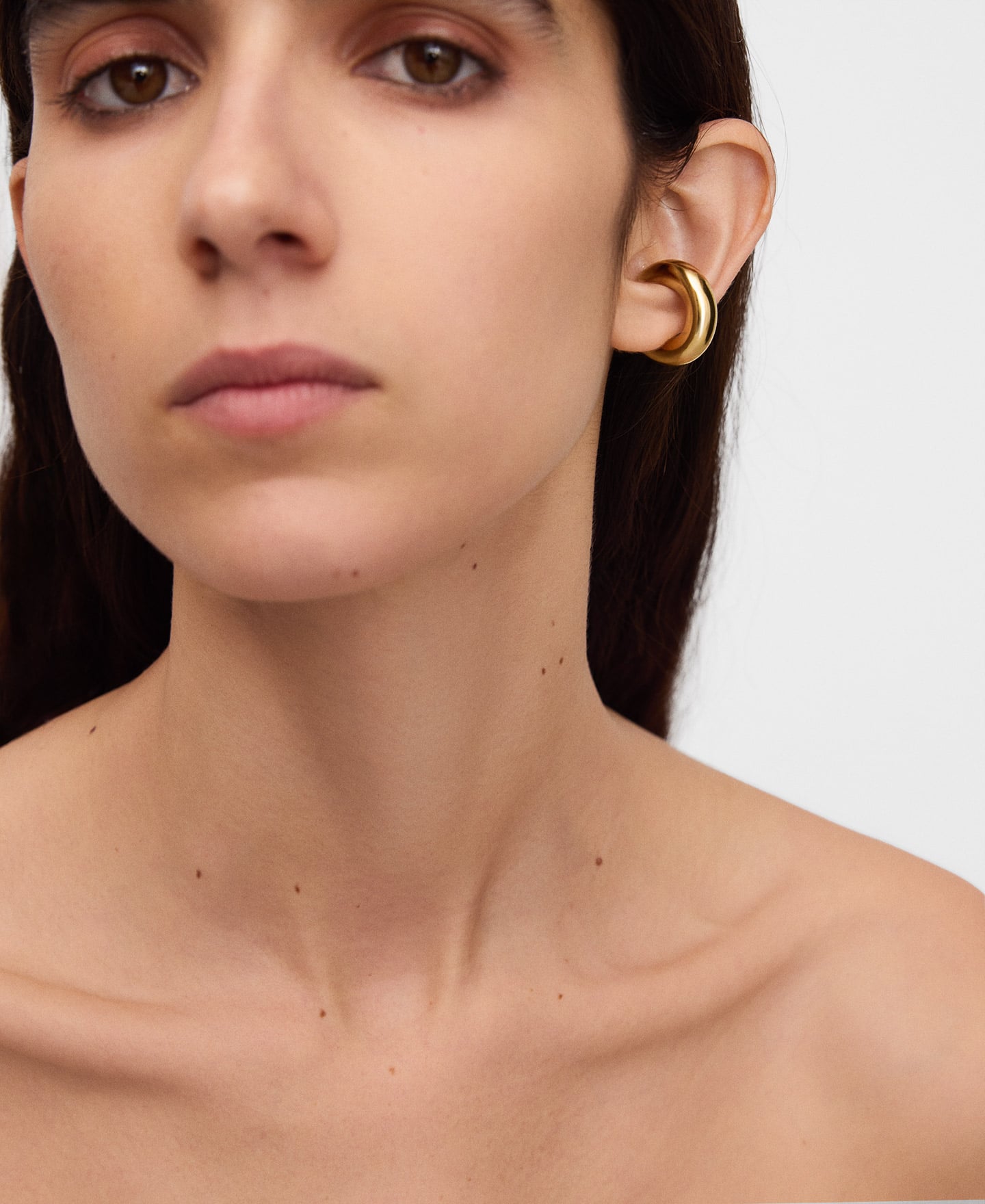 Thick metal hoop ear cuff image number 3