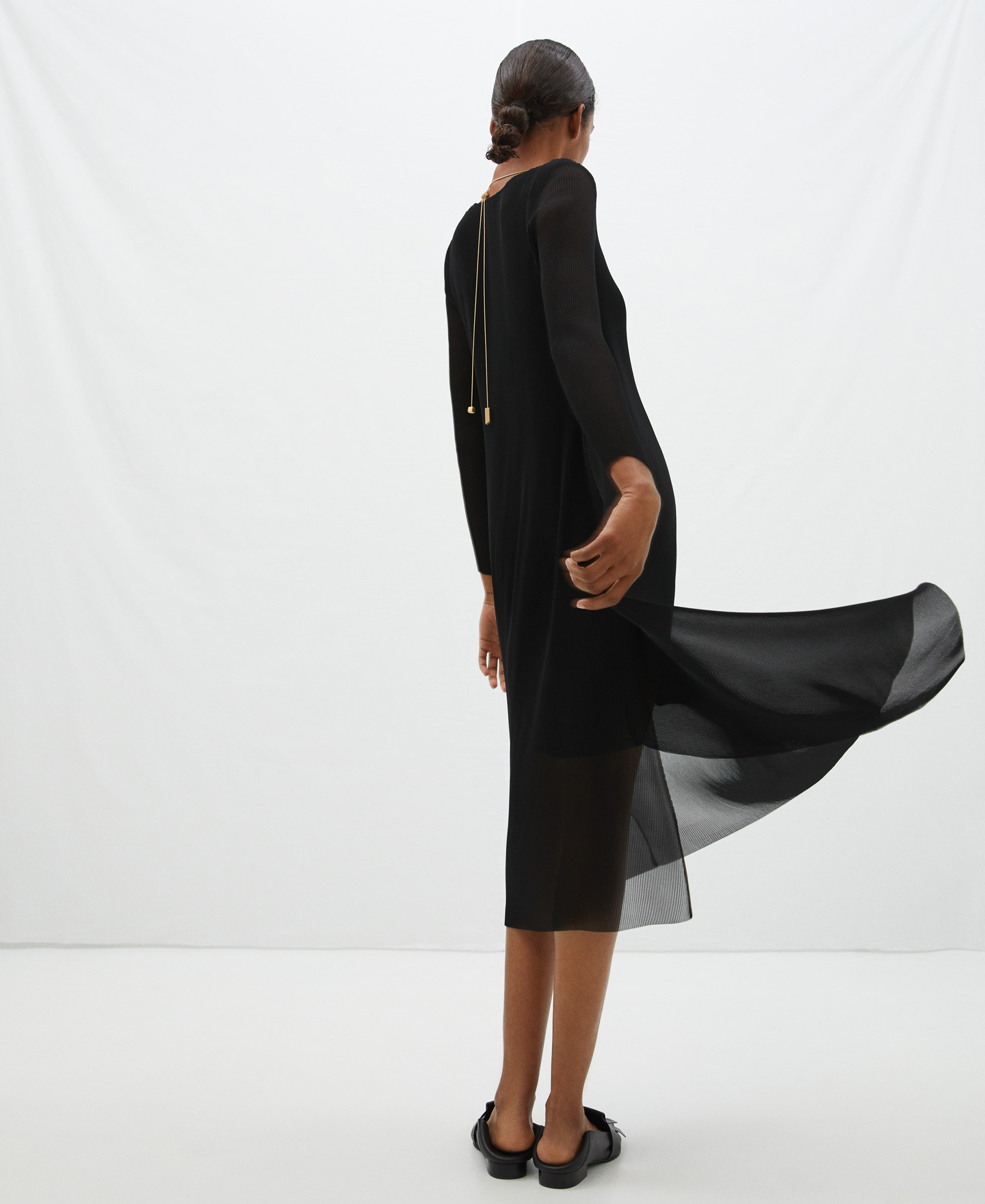 Long dress round neckline image number 2