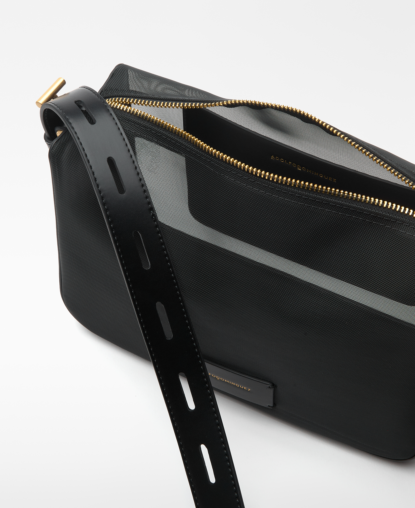 Medium mesh crossbody woman image number 3