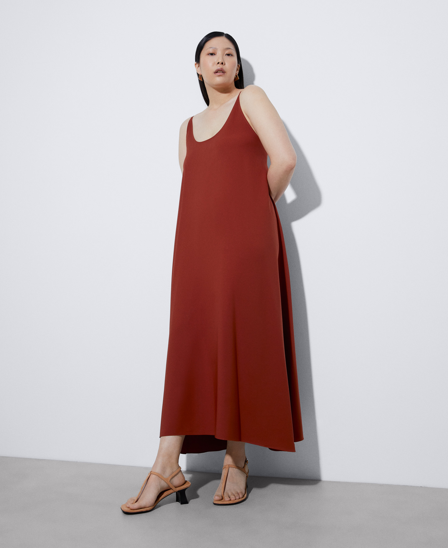 Long dress with flowing drape image number 1