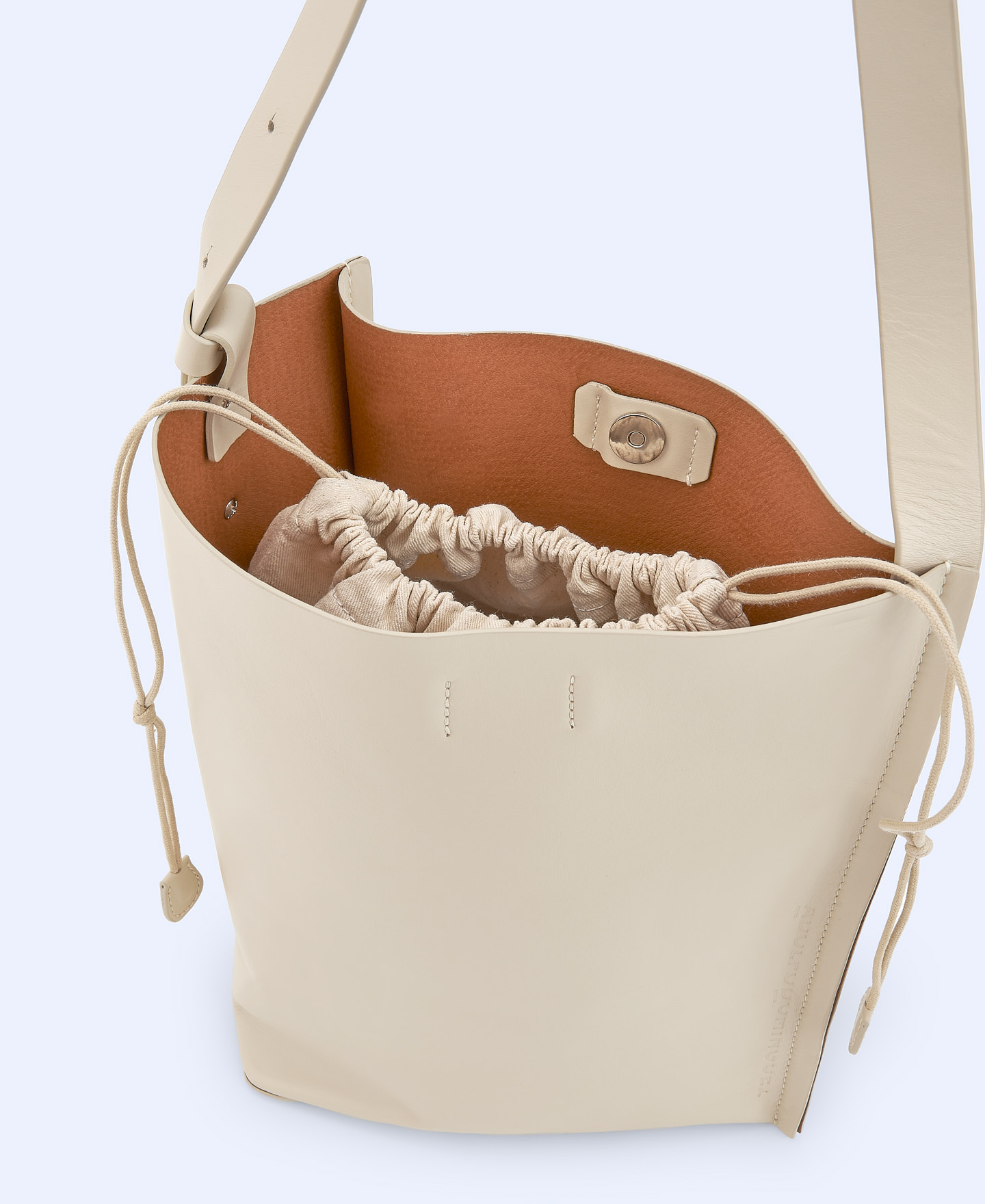 Made in Spain leather hobo bag image number 3