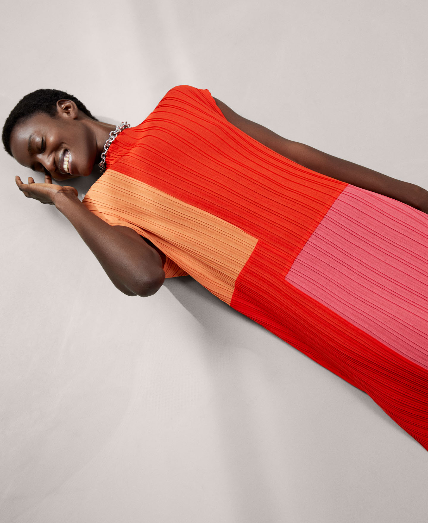Tricolor straight dress in crinkle image number 4