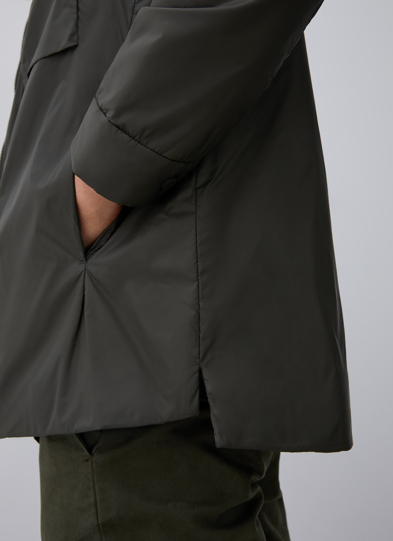 Padded overshirt with flap pockets image number 2