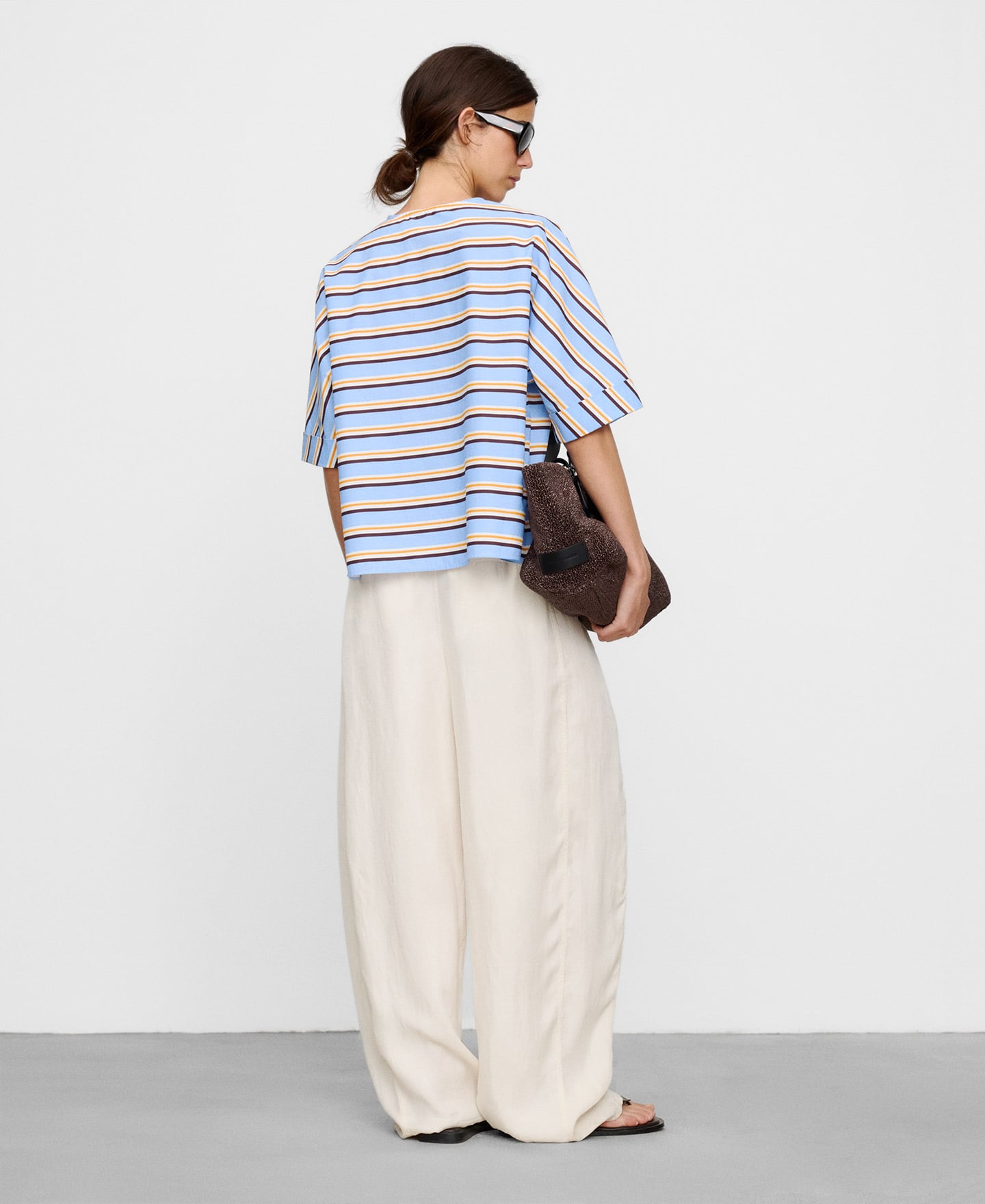 Blusa rayas escote pico algod&oacute;n image number 2