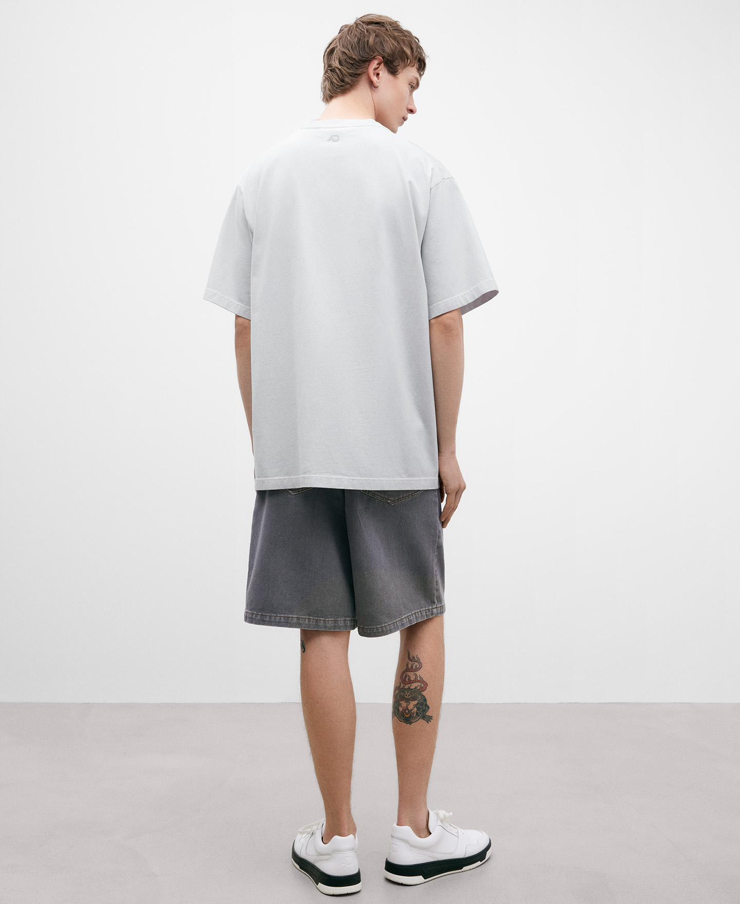 T-shirt de algodão cinzento para homem image number 2