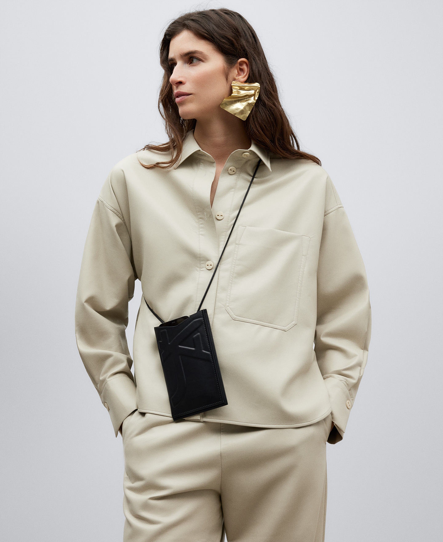 Responsible leather mobile phone holder image number 3