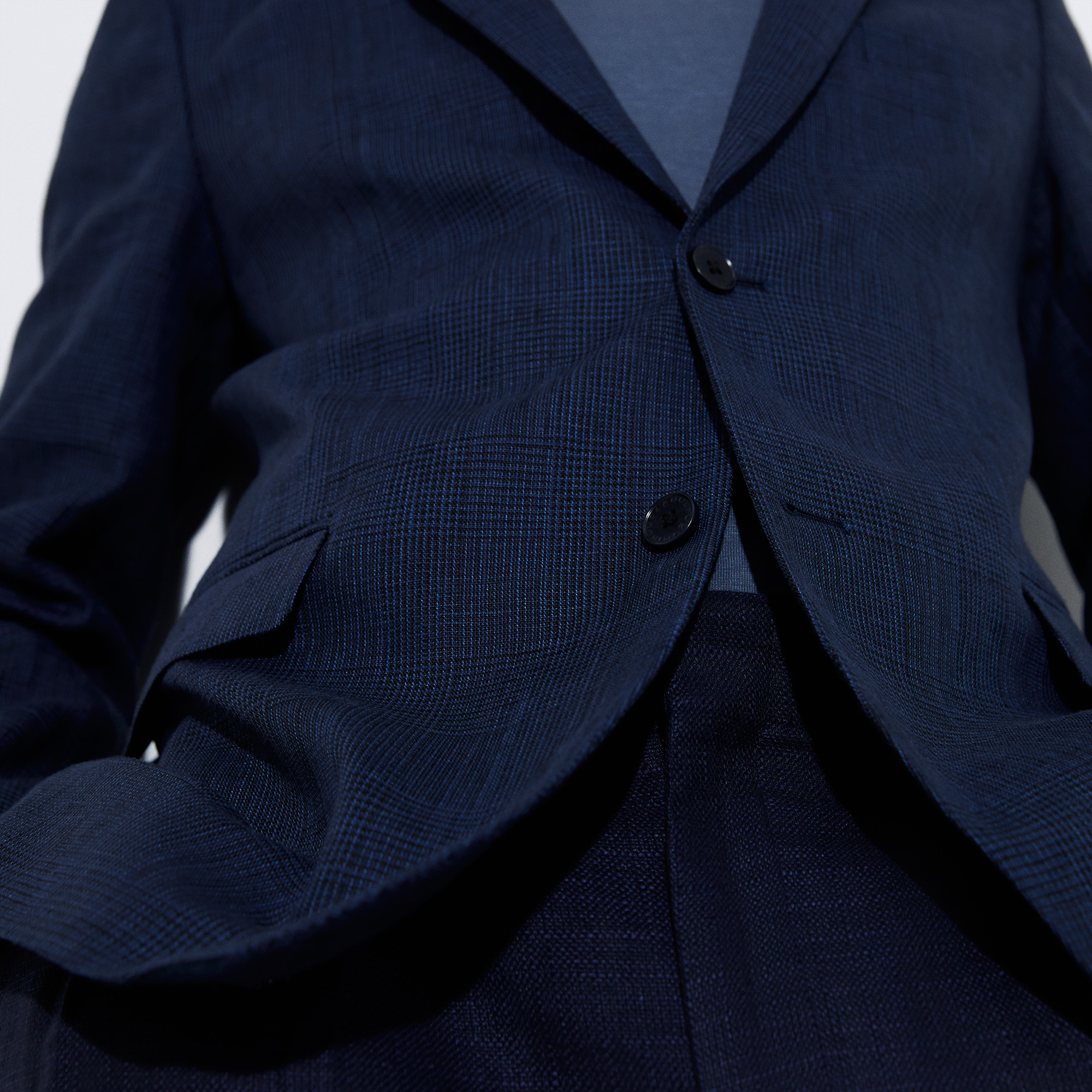 Blazer clásica en lino responsable image number 3