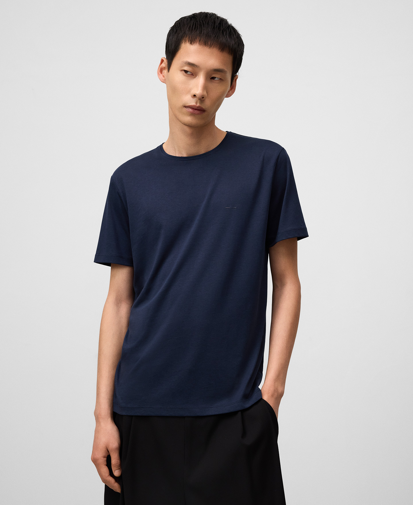 Camiseta regular fit manga corta hombre image number 0