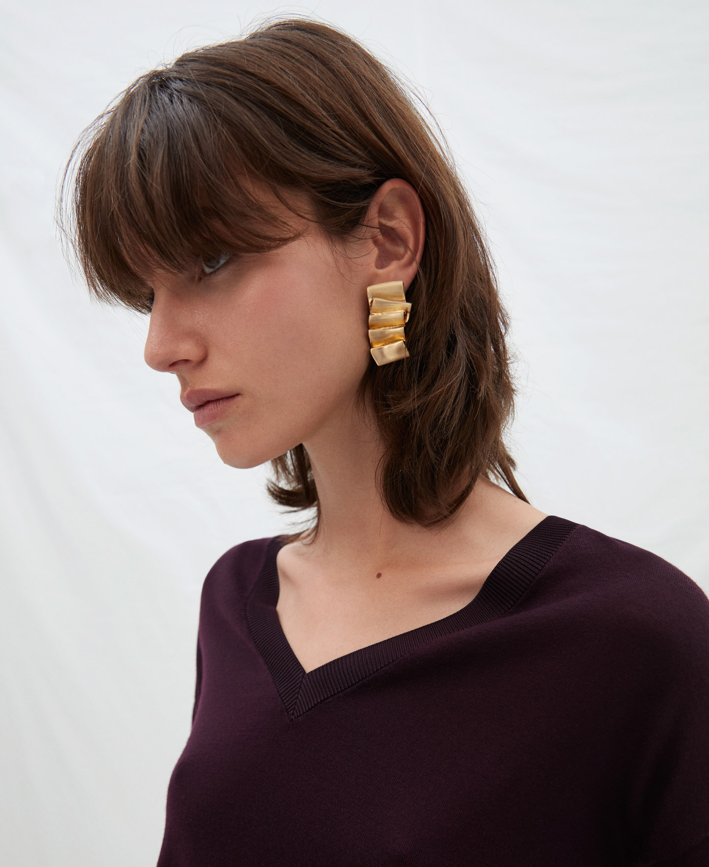 Jersey escote pico en lana merino image number 3