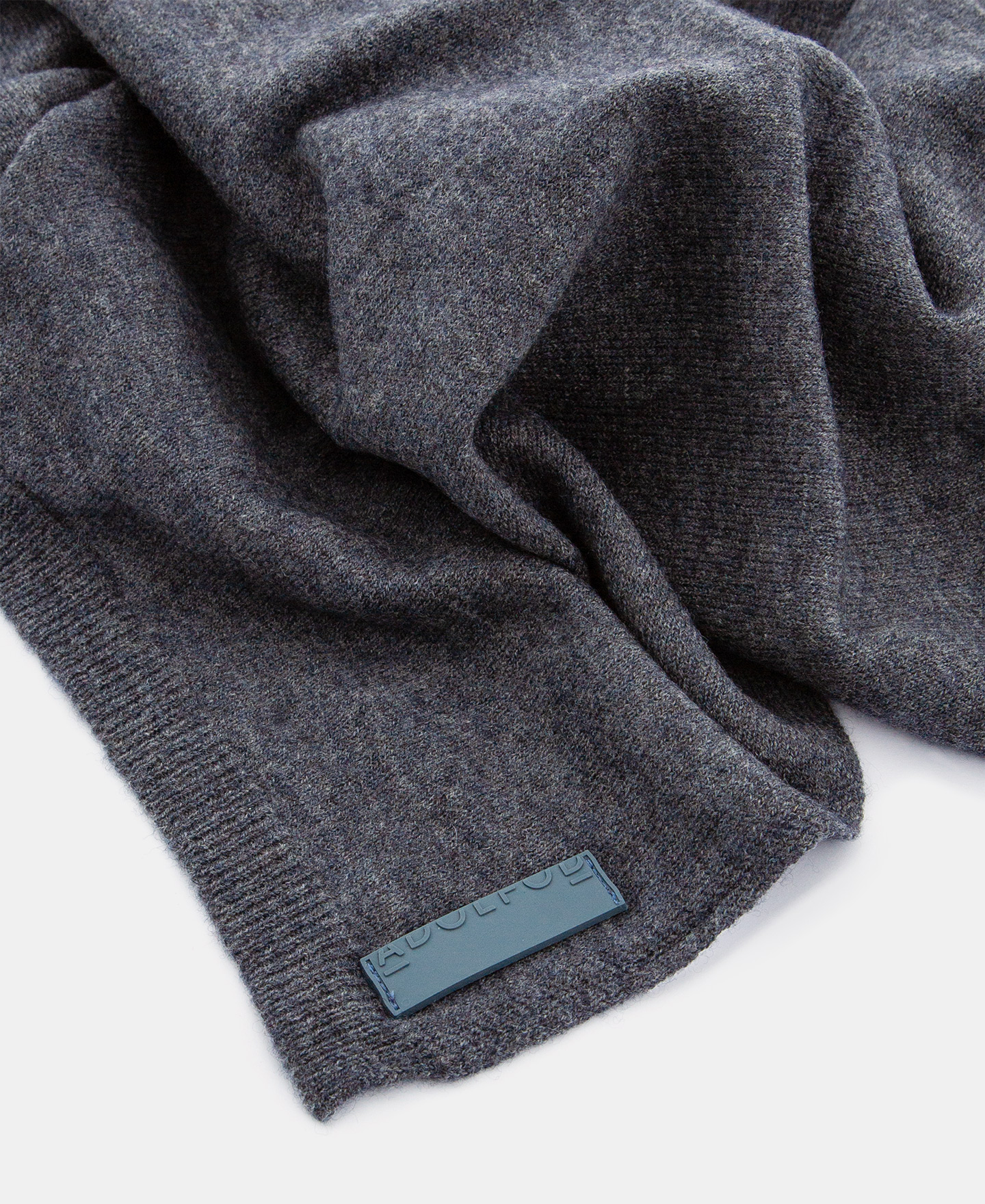 Plain merino wool scarf image number 2