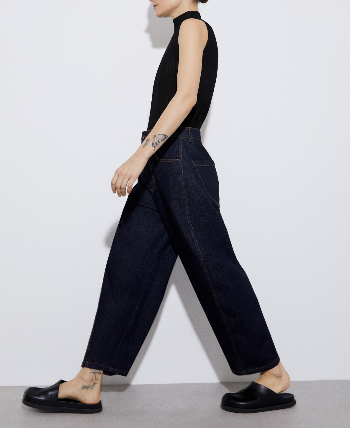 Recycled cotton and polyester trousers image number 1