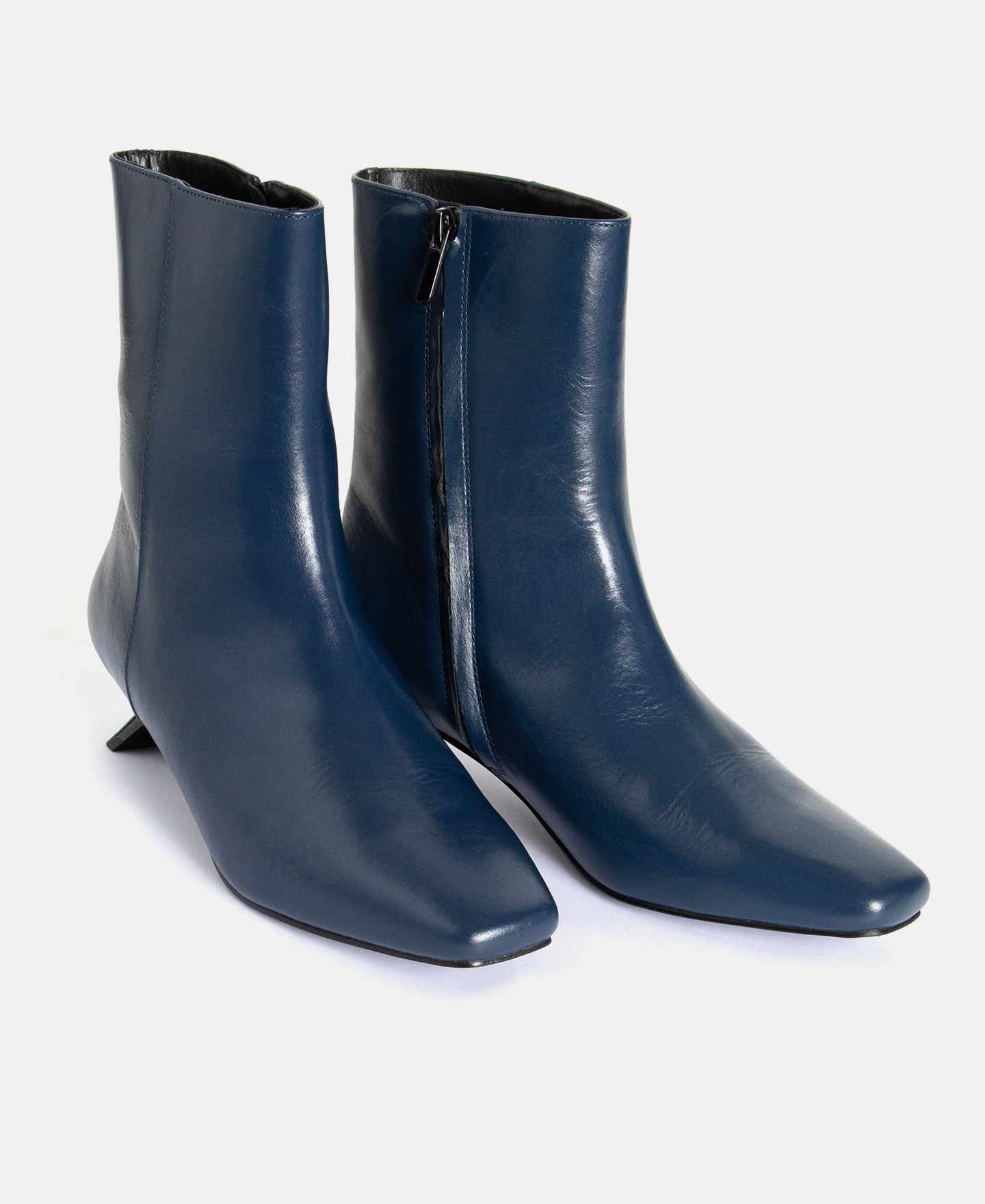 Mid-heeled ankle boots in nappa leather image number 1