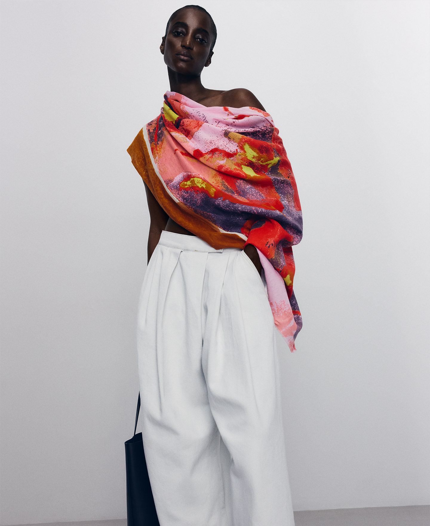 Organic cotton floral-print shawl image number 4