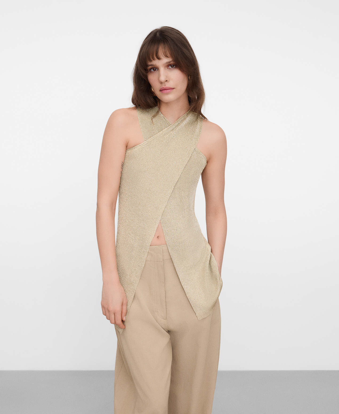 Top cruzado em malha metalizada image number 0