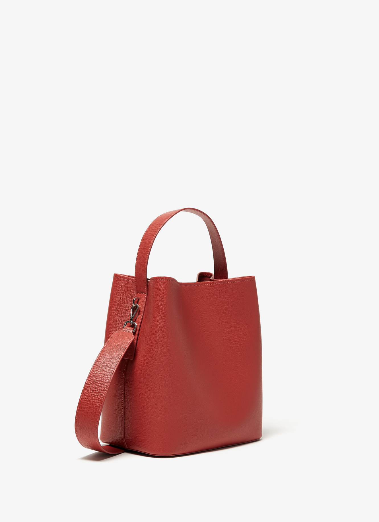 Bolso cubo efecto saffiano image number 1