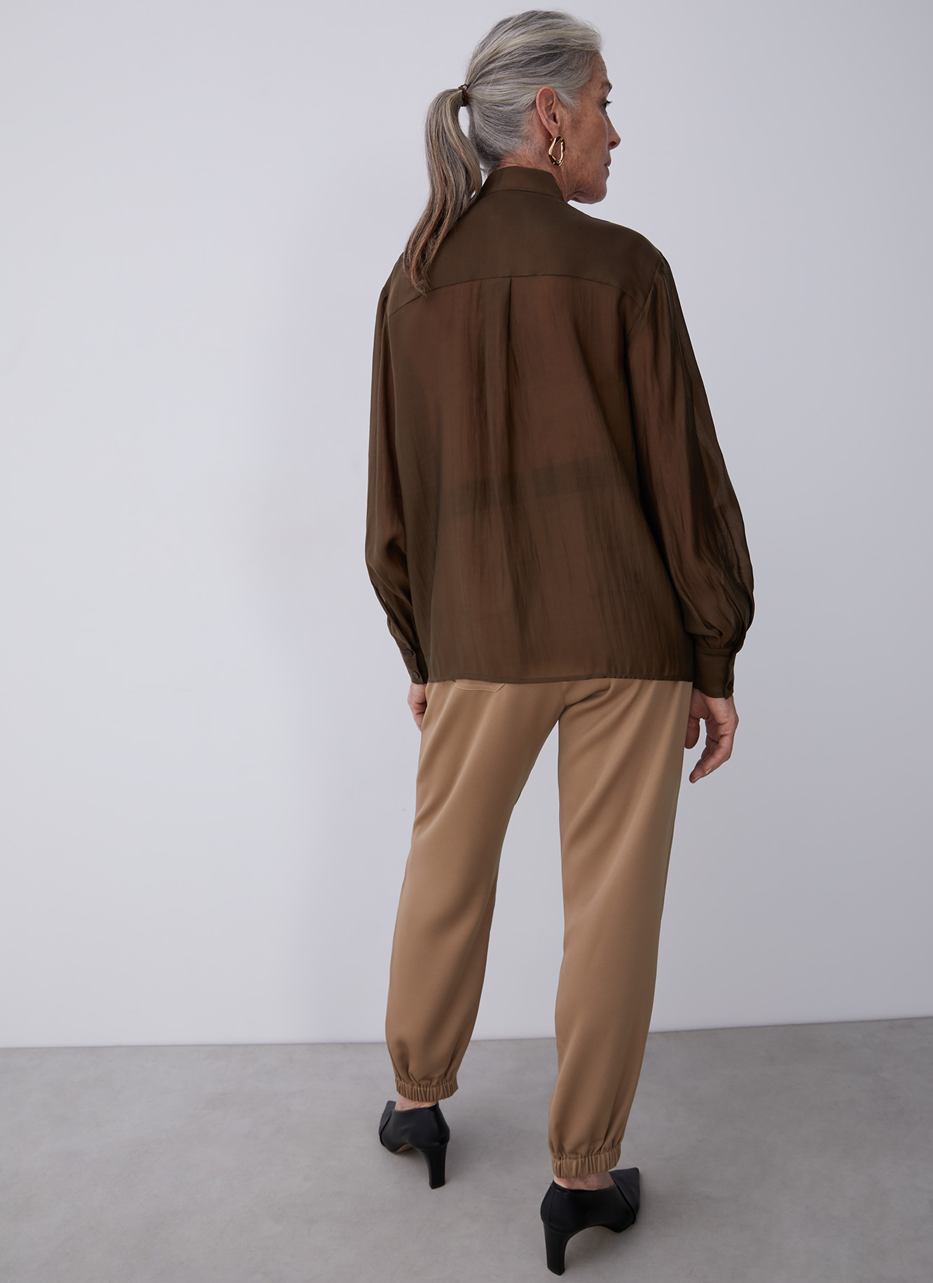 Camisa de liocel con cuello subido image number 1