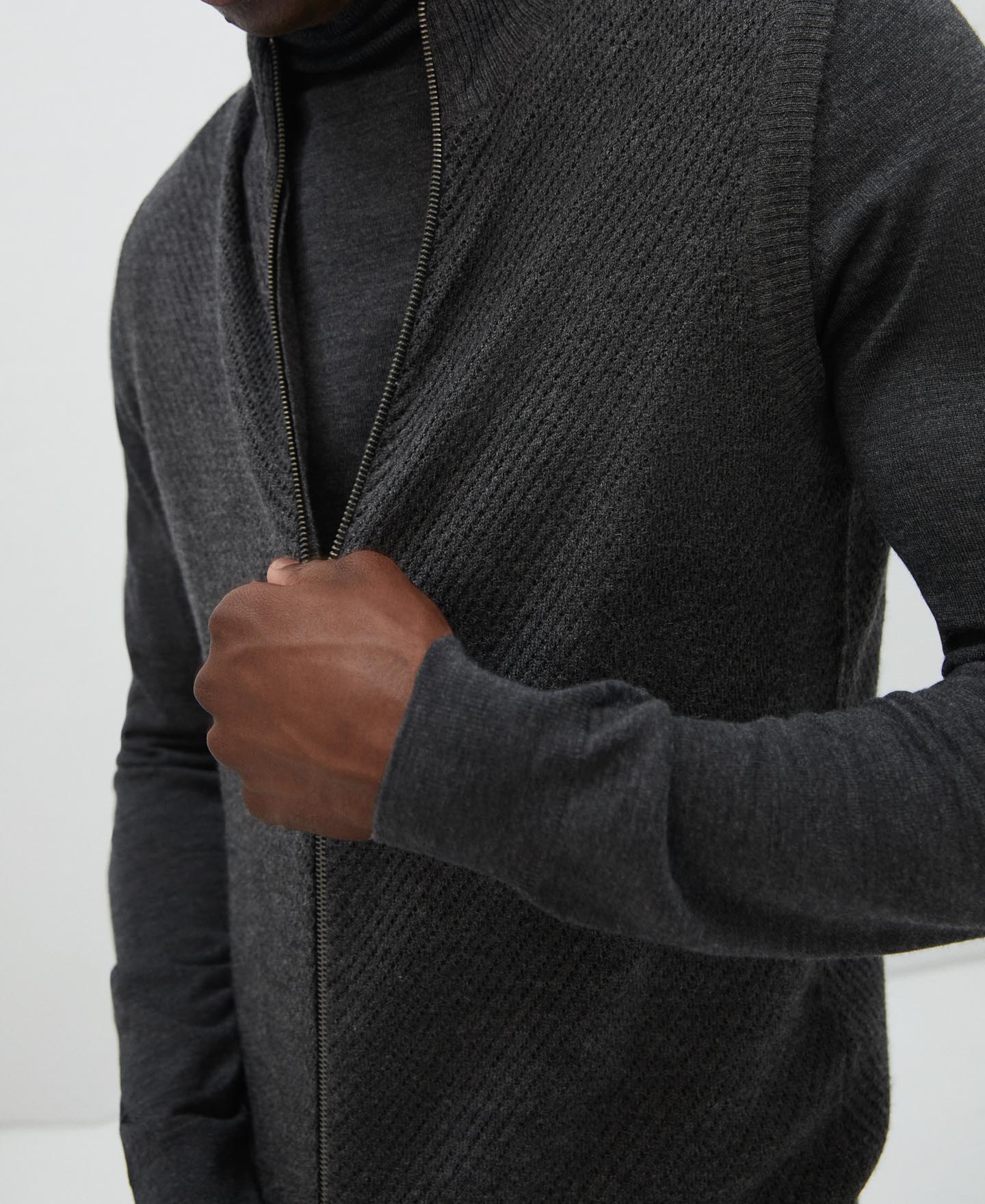 Round neck vest in wool fabric image number 3