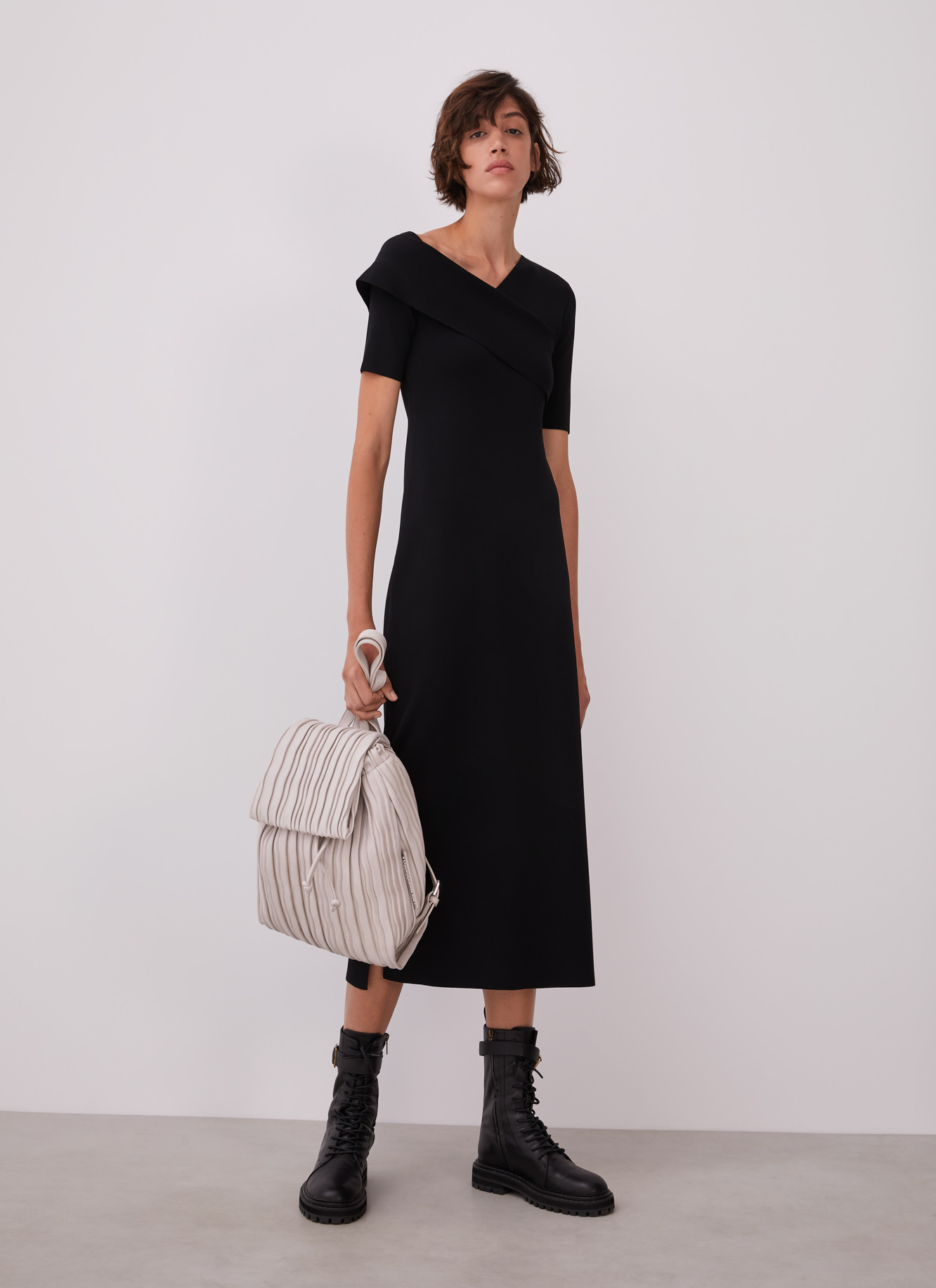 Thick-stretch knit dress image number 0