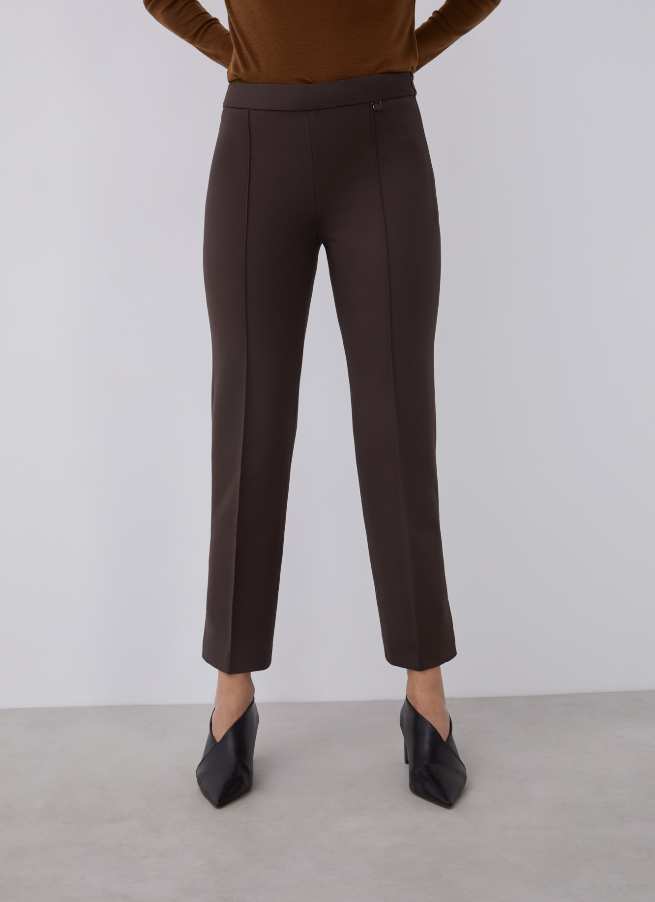 Straight trousers with French seams image number 0