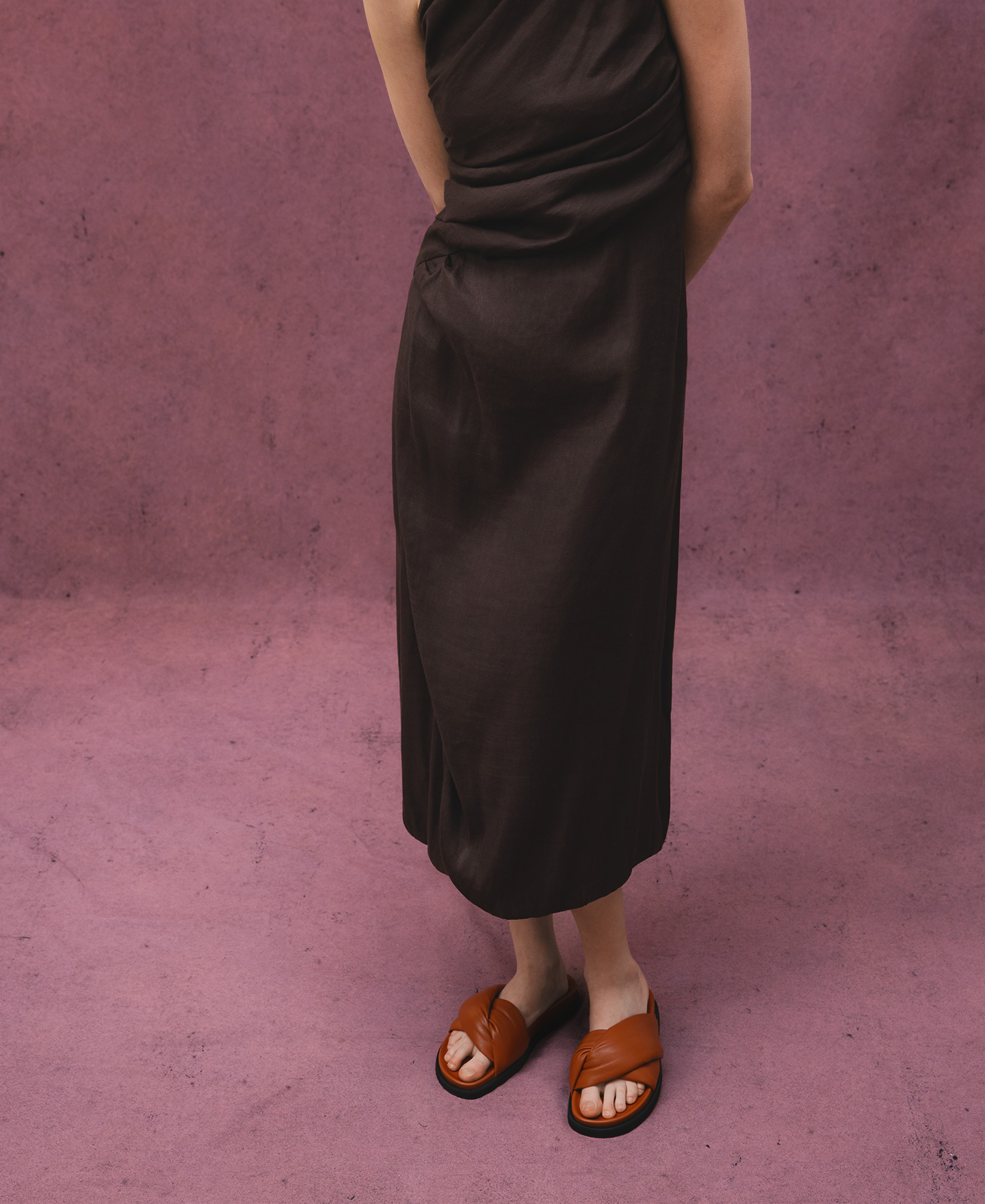 Padded leather straps sandal woman image number 4