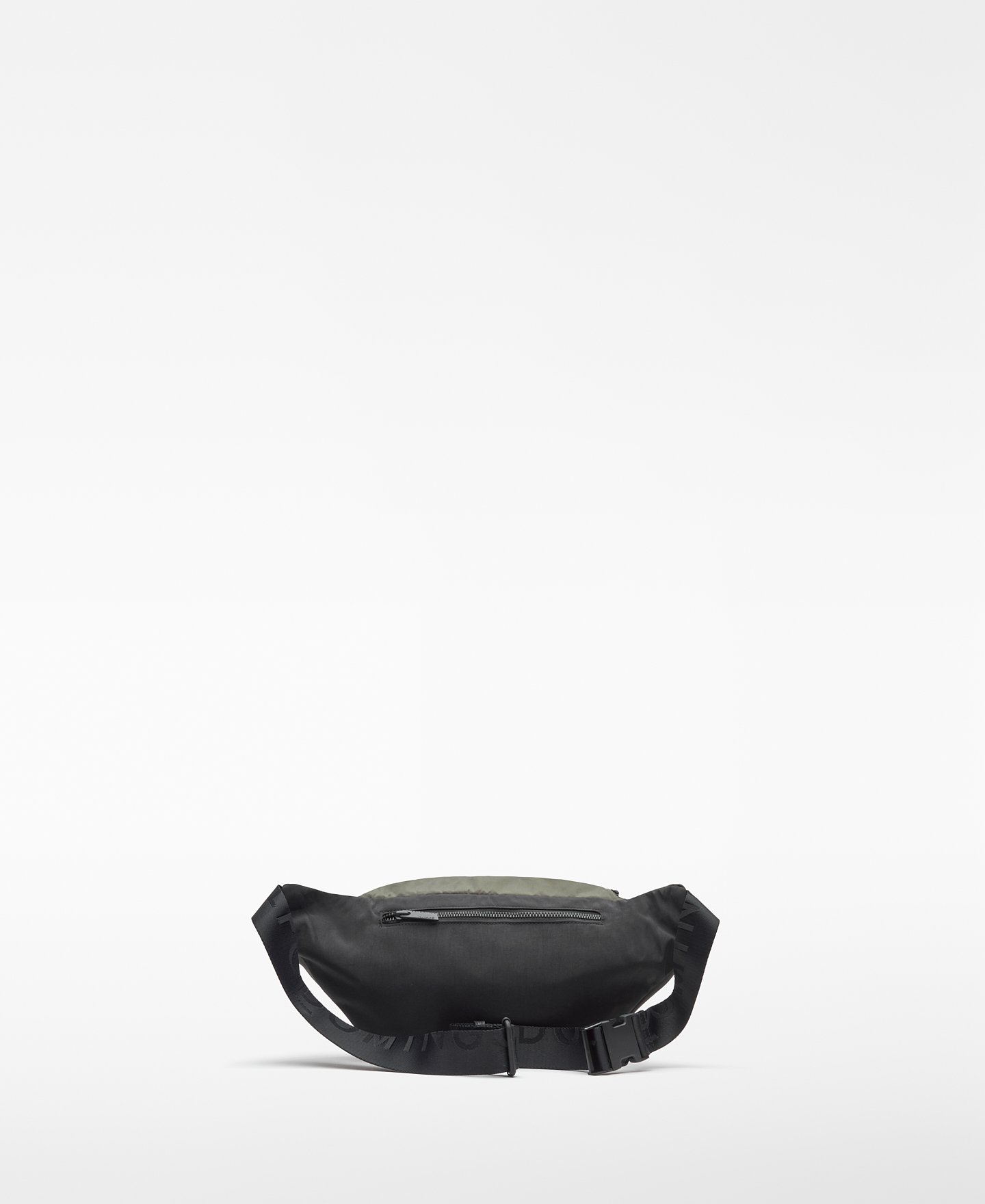 Nylon fanny pack man image number 1