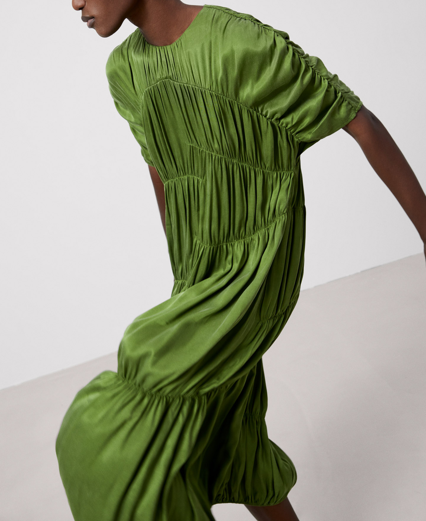 Robe midi en cupro image number 5