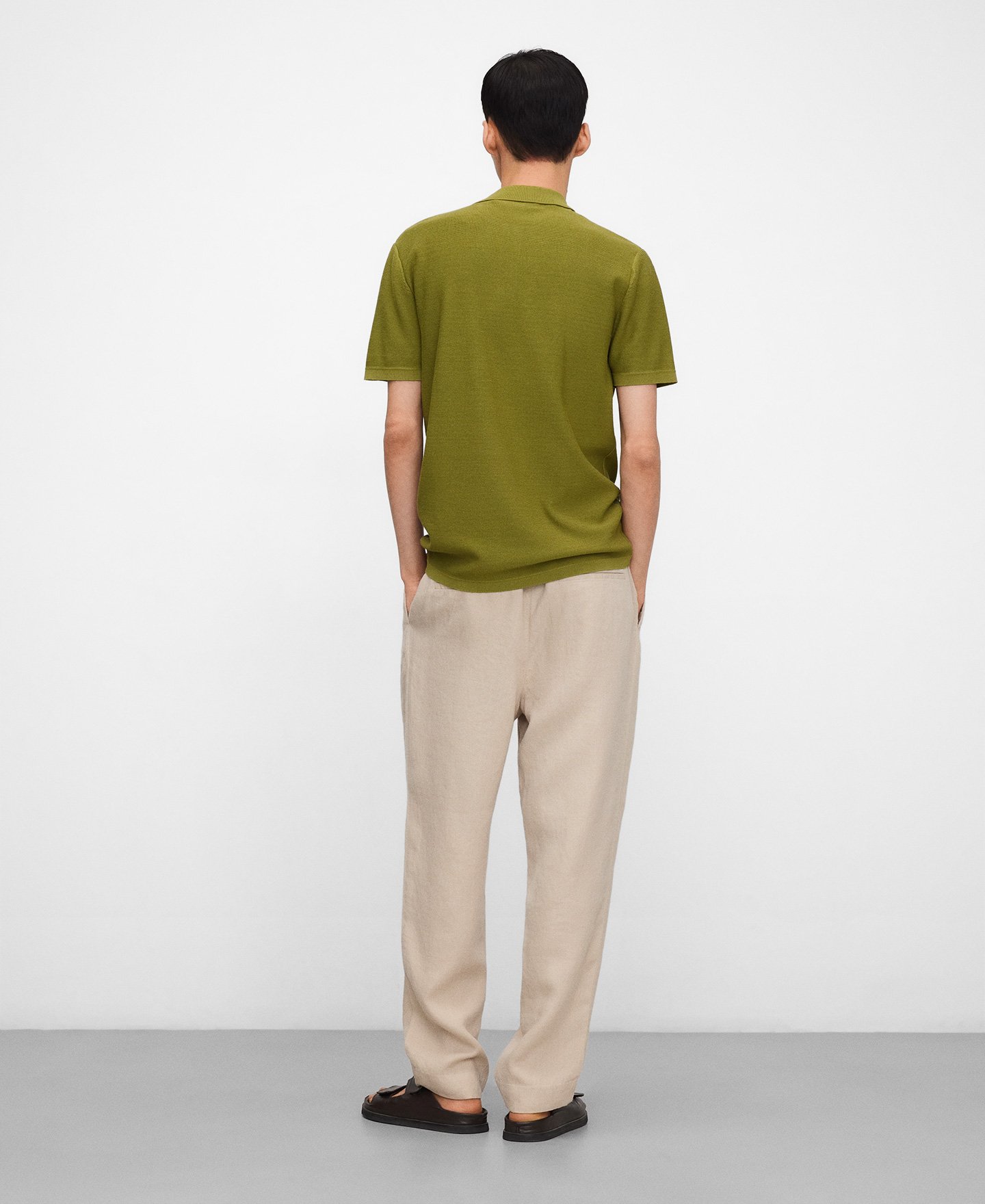 Regular fit structured knit polo shirt image number 2