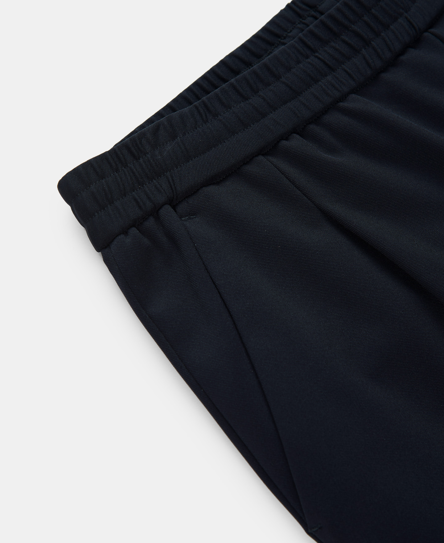Pantalón silueta zanahoria en nylon image number 6
