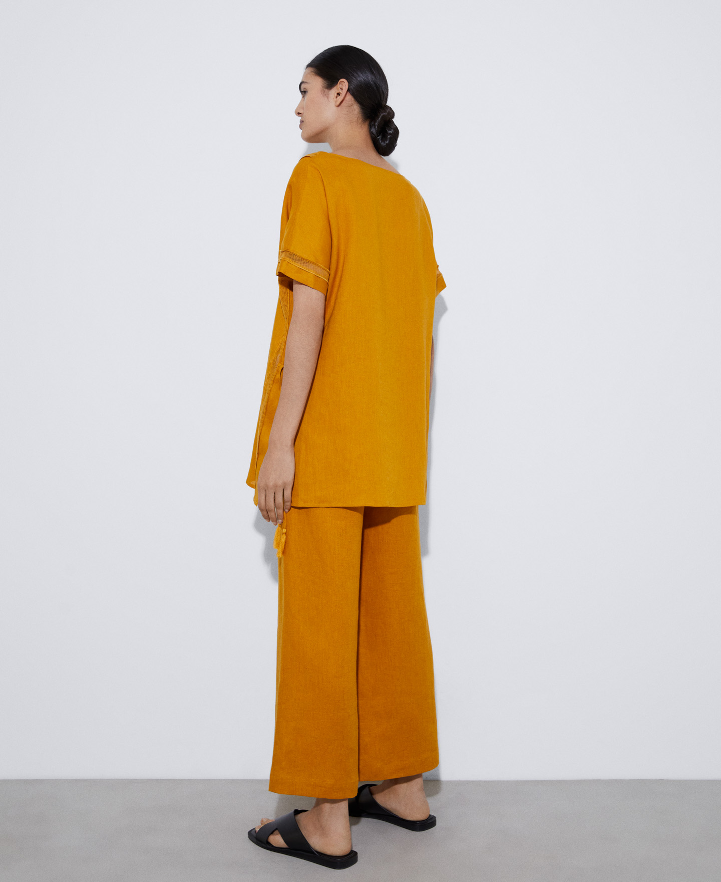 Responsible linen tasseled shirt image number 2