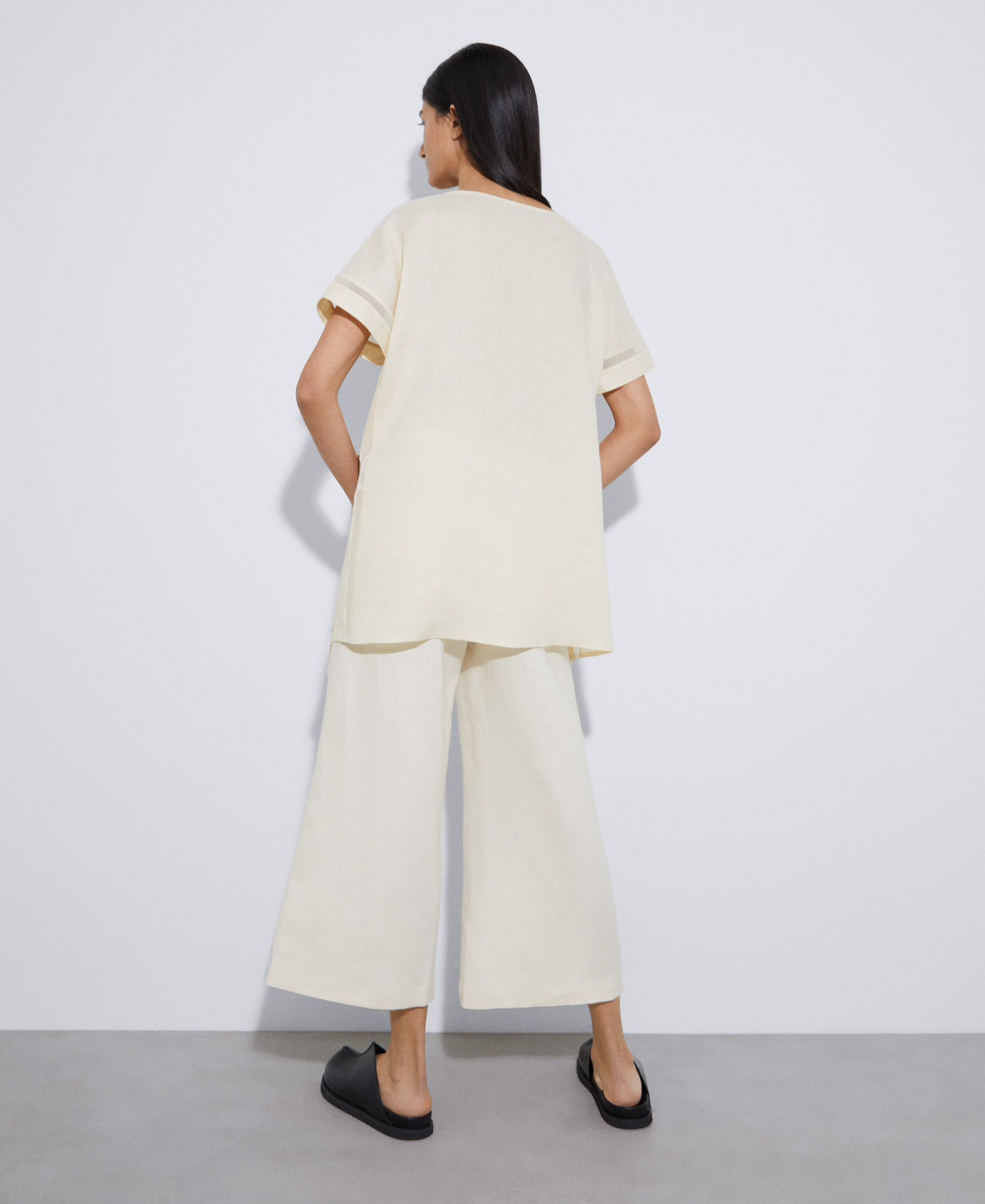 Blusa borlas en lino responsable image number 1