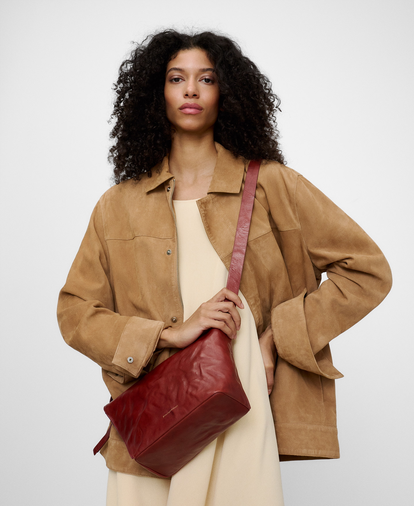 Ori&oacute;n washed leather large crossbody bag image number 6