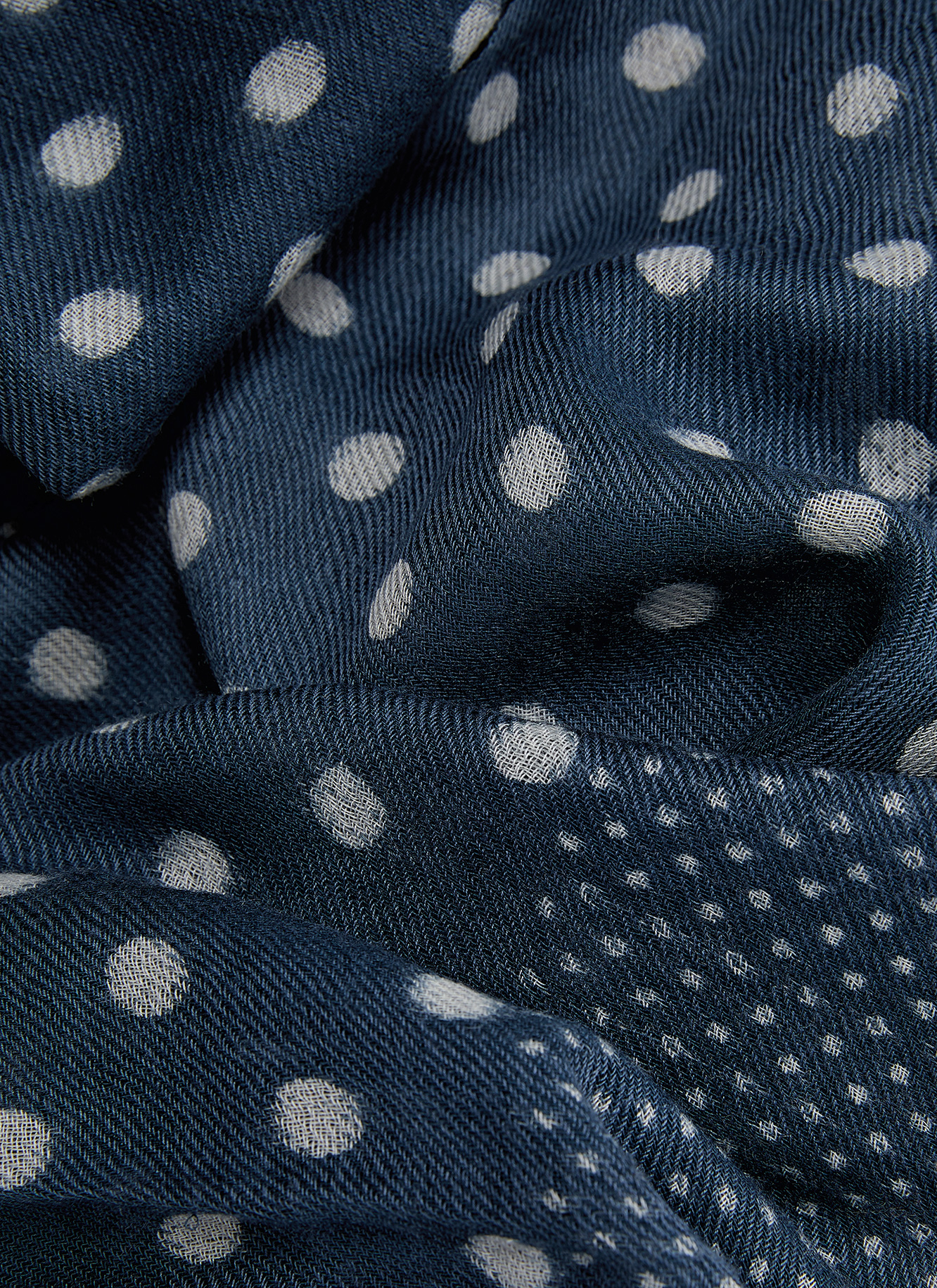 Wool and cotton foulard with polka dots image number 2
