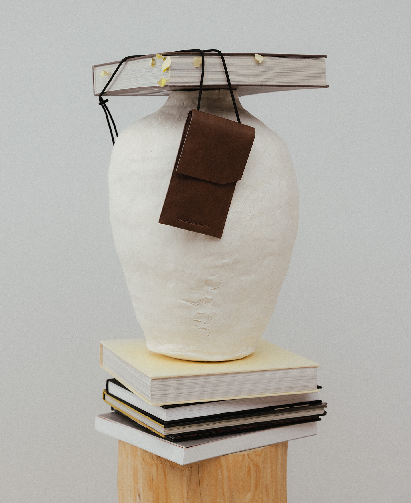 Leather mobile phone holder man image number 3