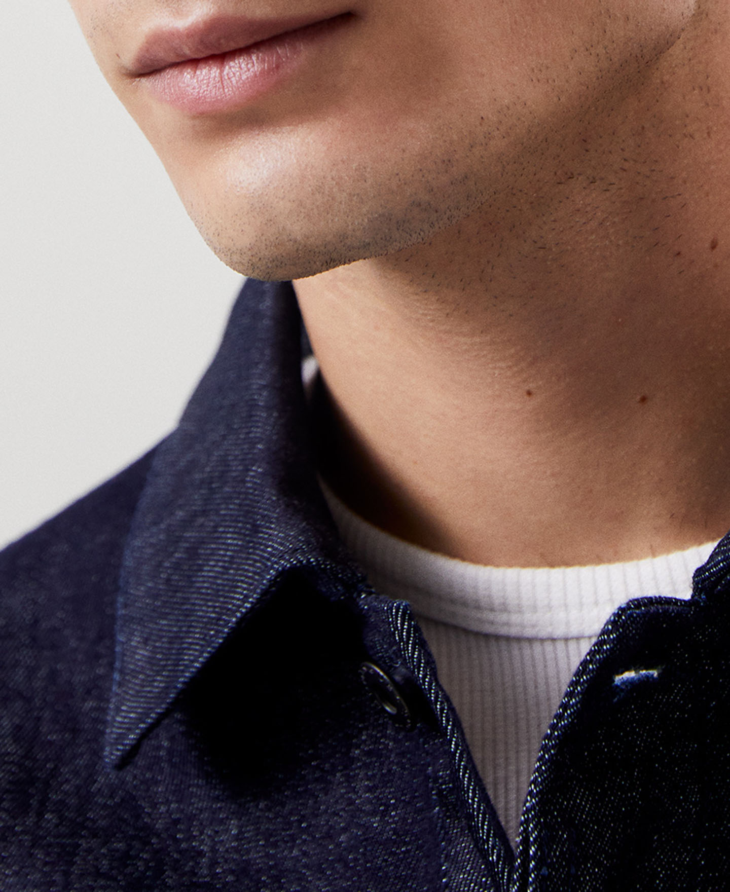 Sobrecamisa denim materiales reciclados image number 4