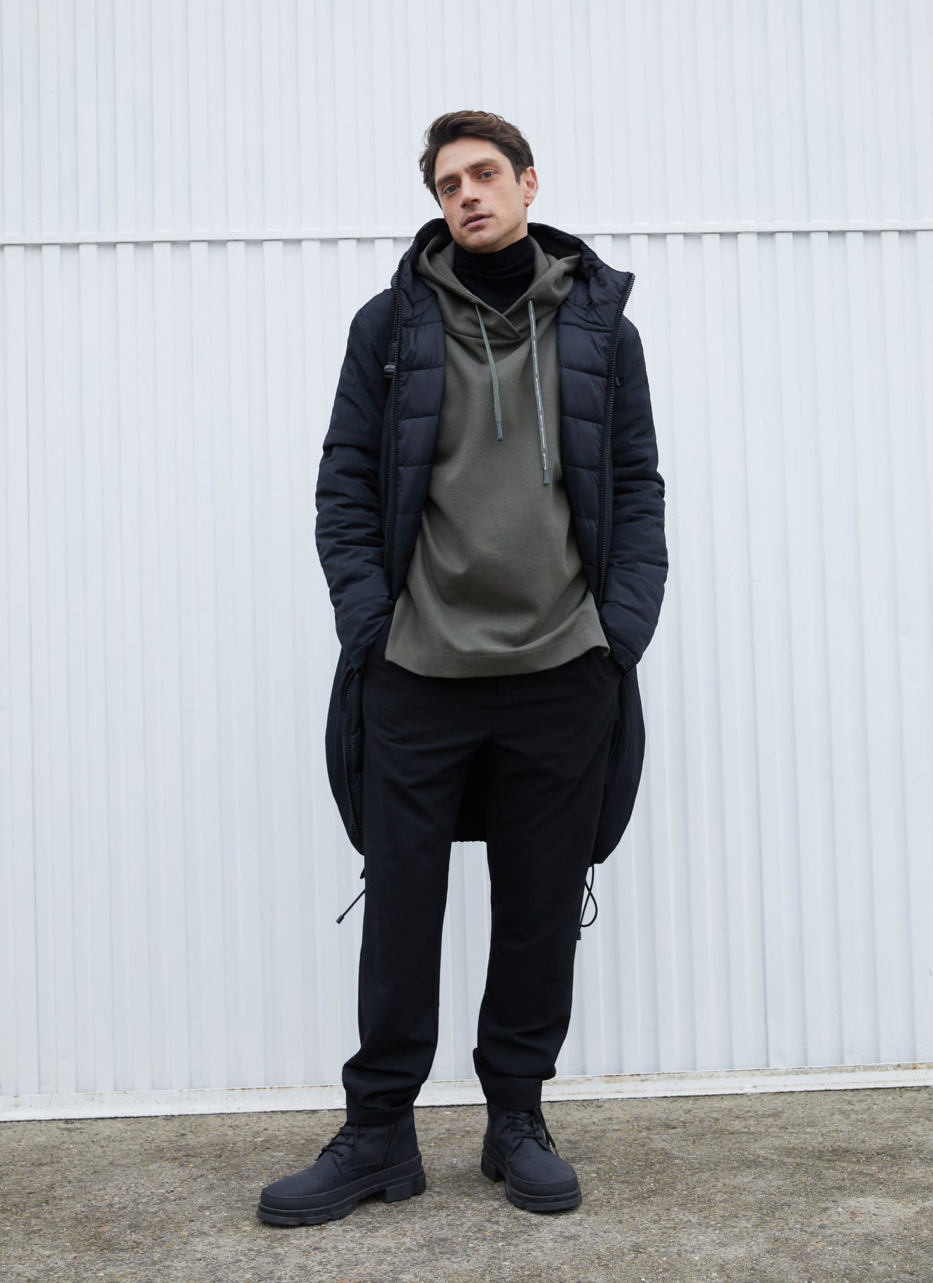 Long wrinkled parka image number 3