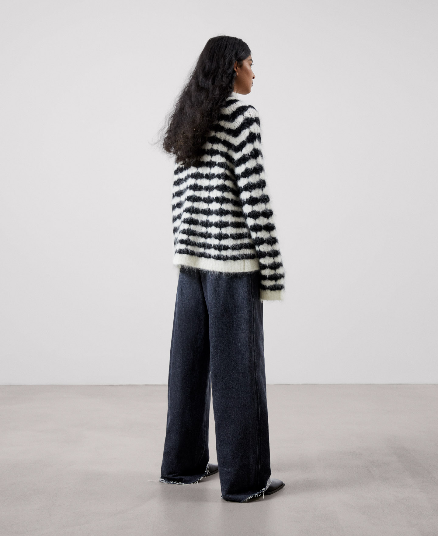 Raglan sleeve funnel collar sweater image number 2