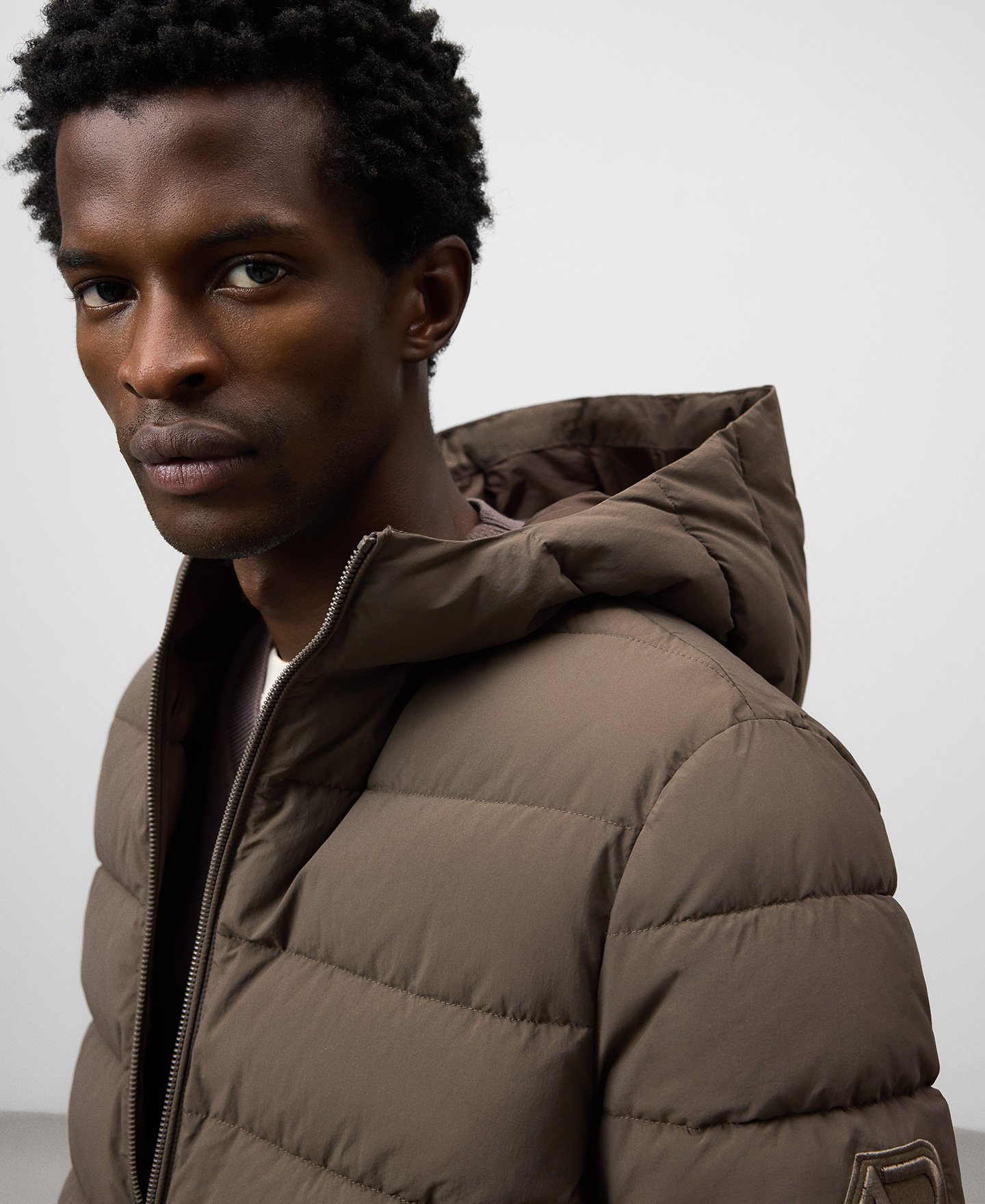 Lightweight padded jacket man image number 3