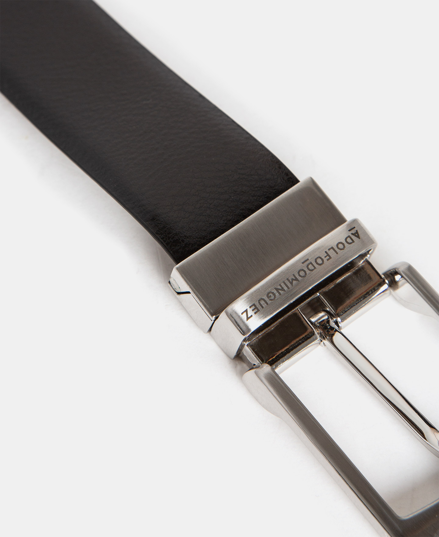 Rectangular buckle belt in leather image number 1