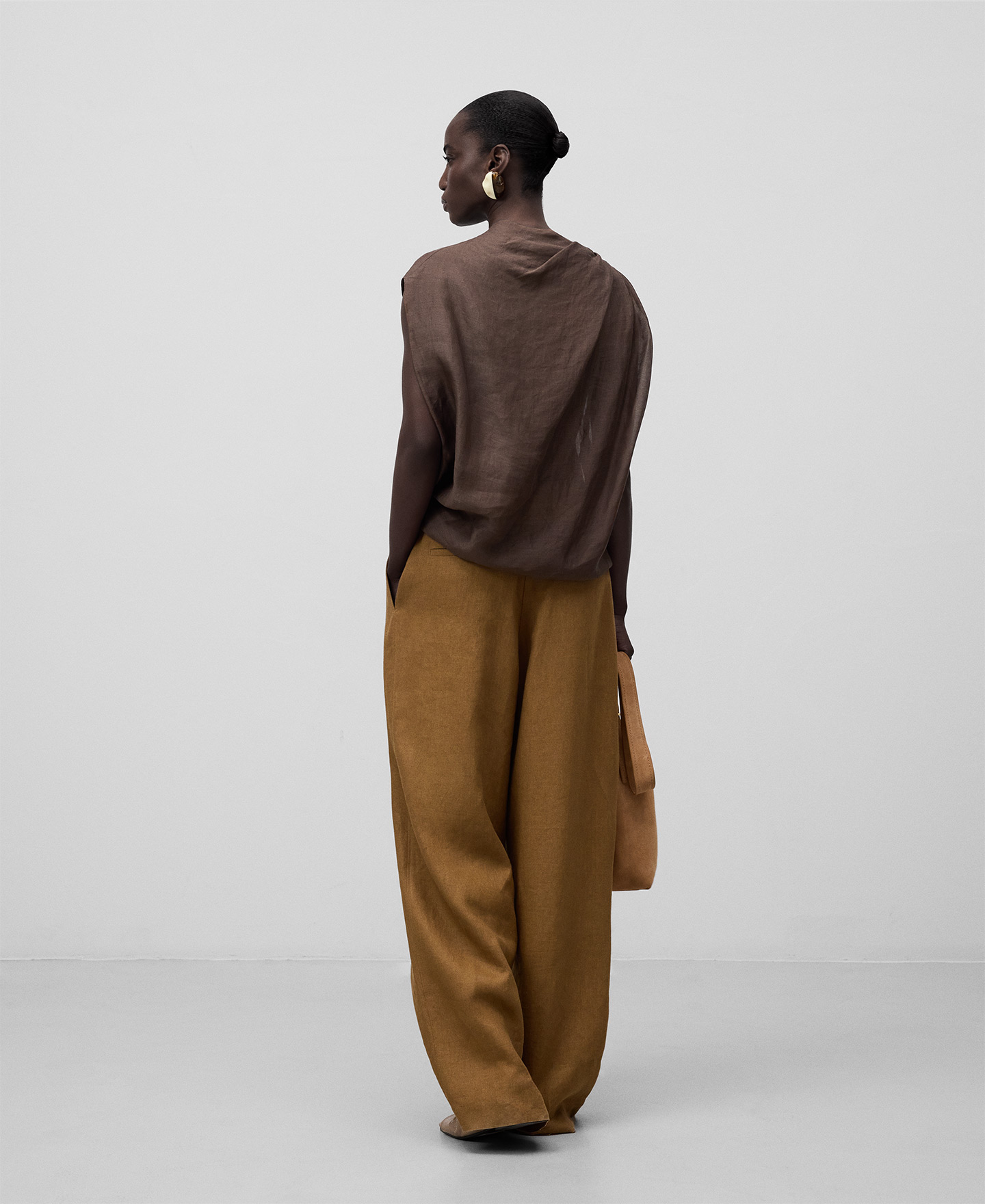 Haut asymétrique à nœud en ramie femme image number 2