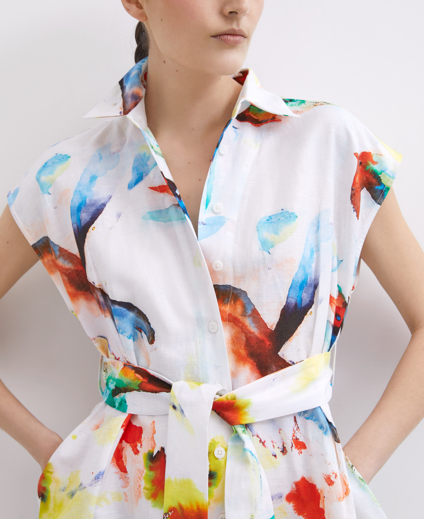 Vestido floral botones en algodón y lino image number 2