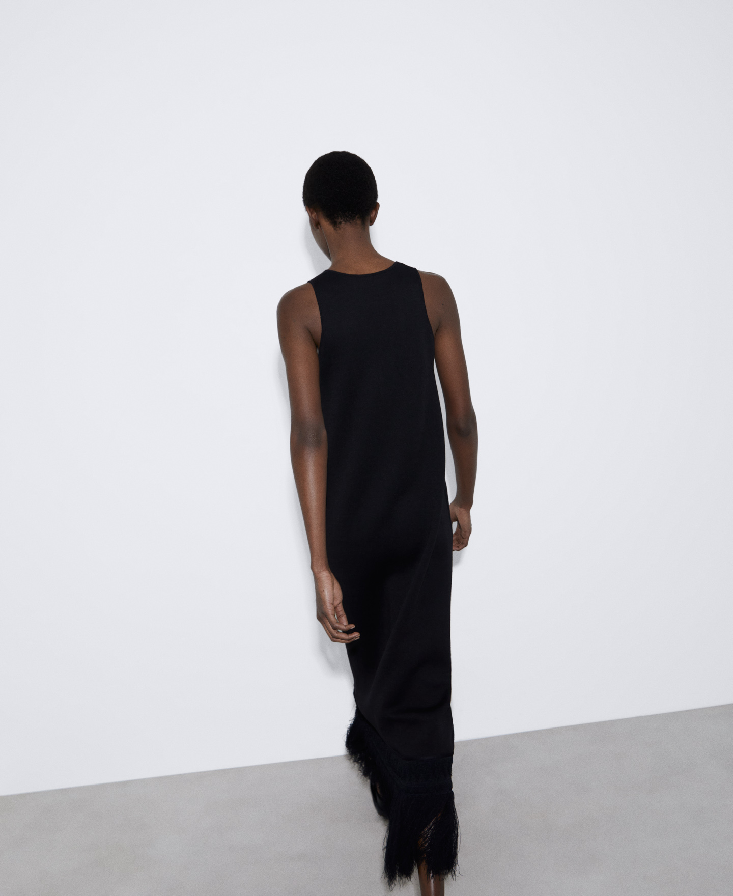 Long dress with fringes image number 2