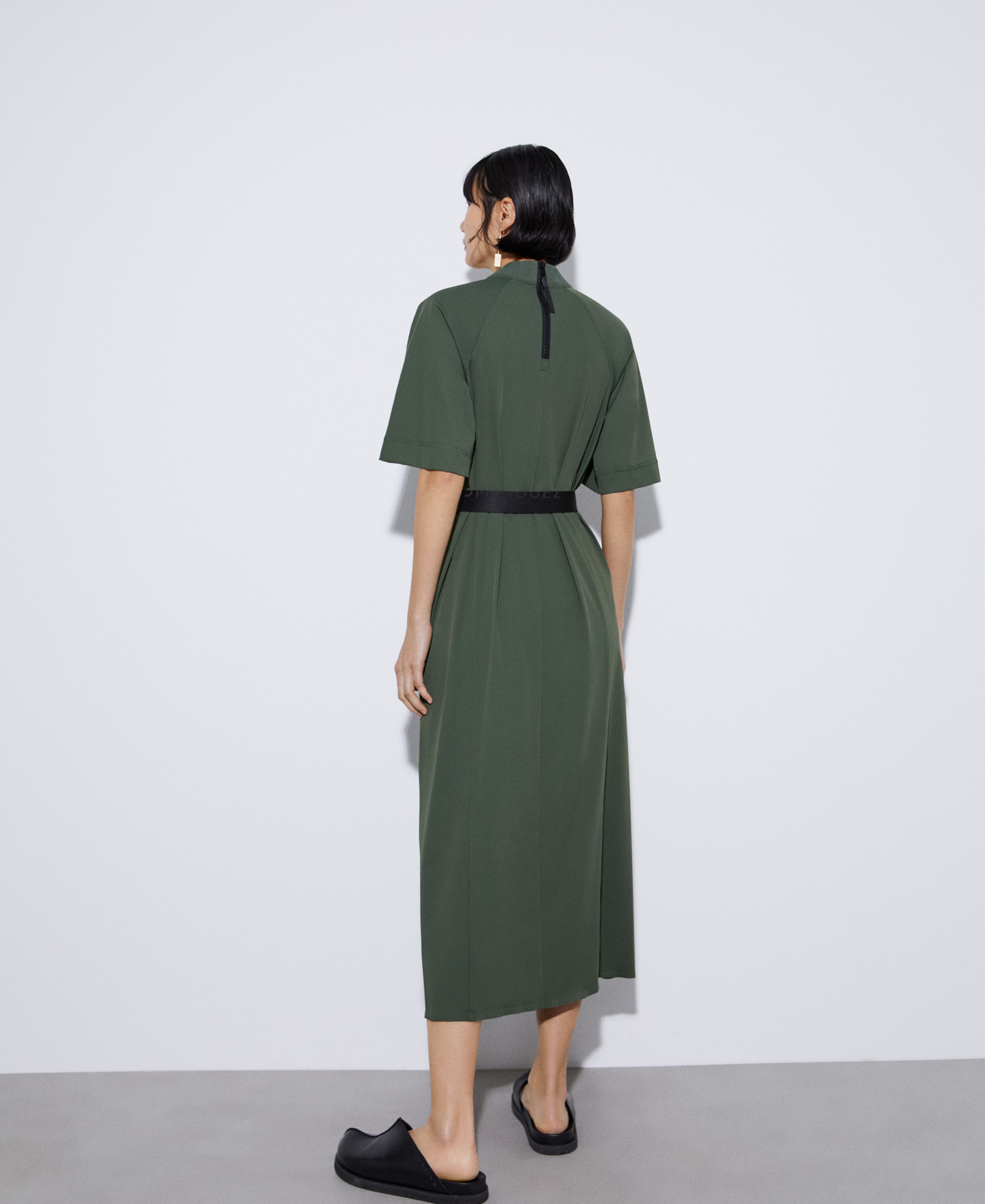 Vestido maxi en nailon reciclado image number 2