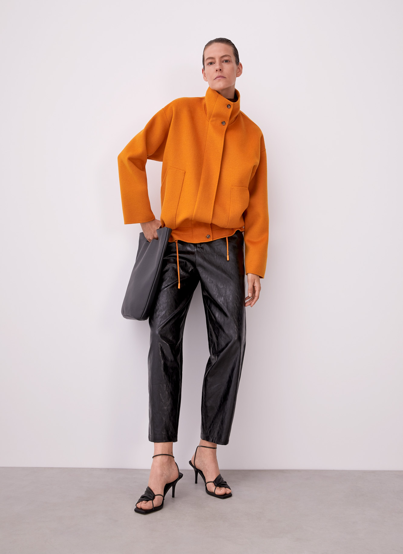 Soft leather bag image number 4