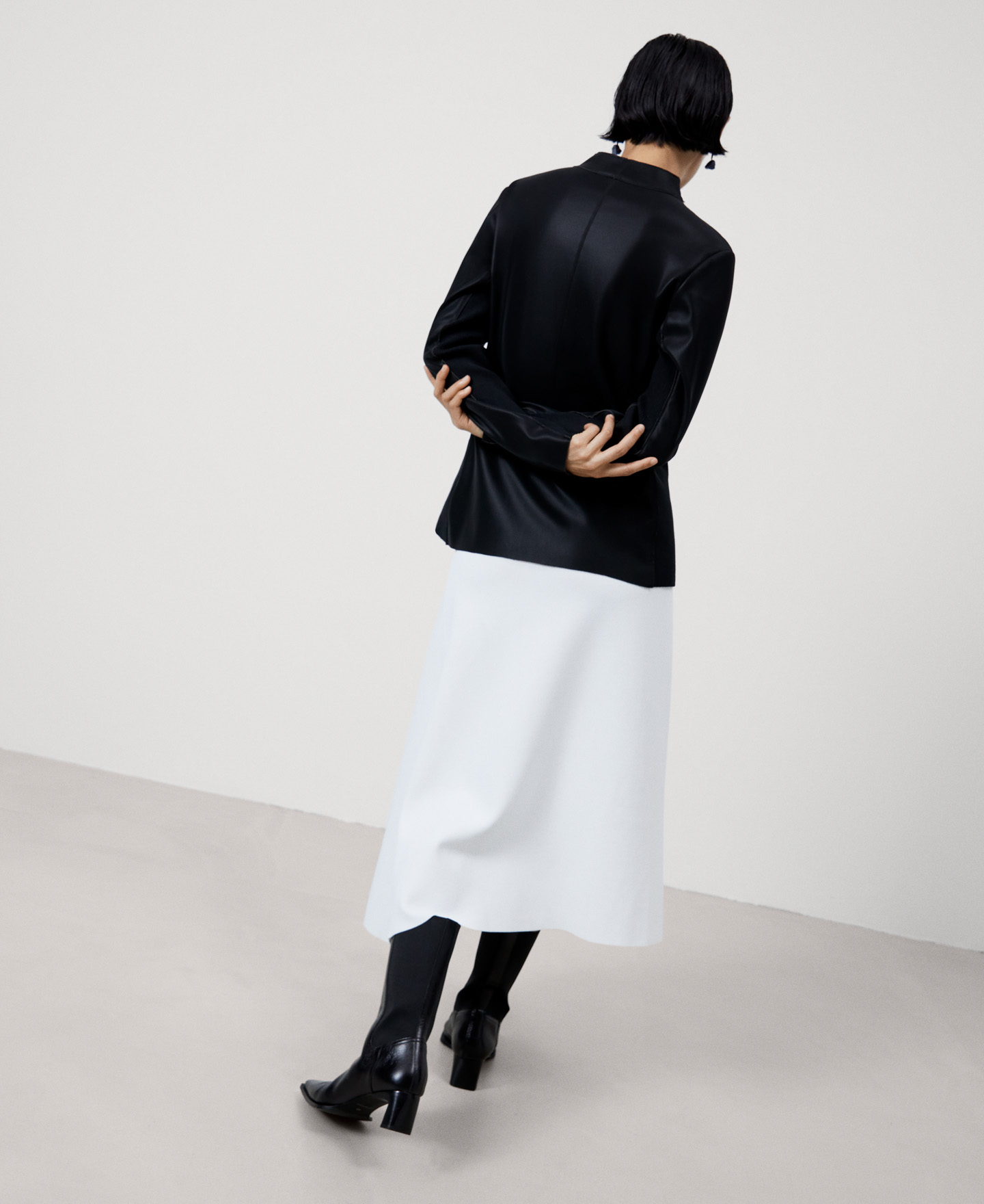 Cross-collared long jacket image number 2