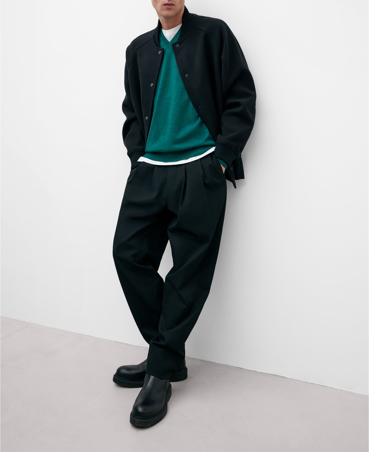 Merino wool V-neck sweater for men image number 1