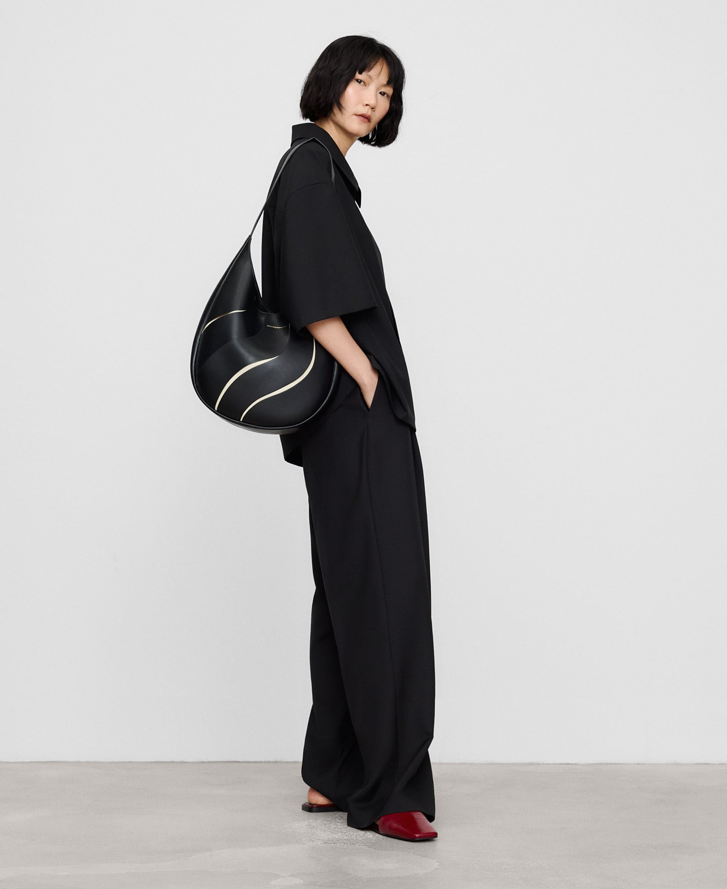 Luna two-tone hobo bag image number 4