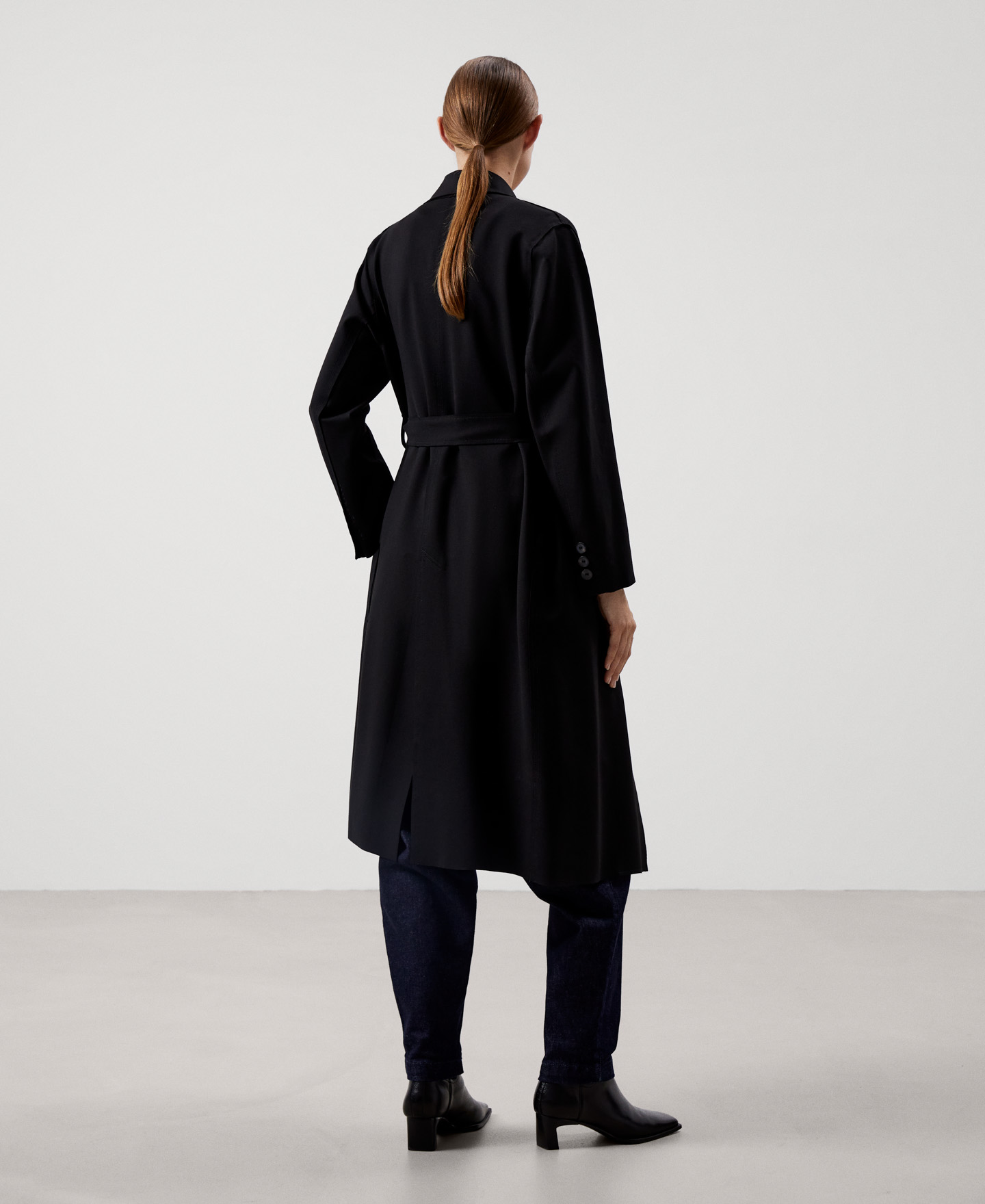 Gabardina punto de viscosa responsable image number 2