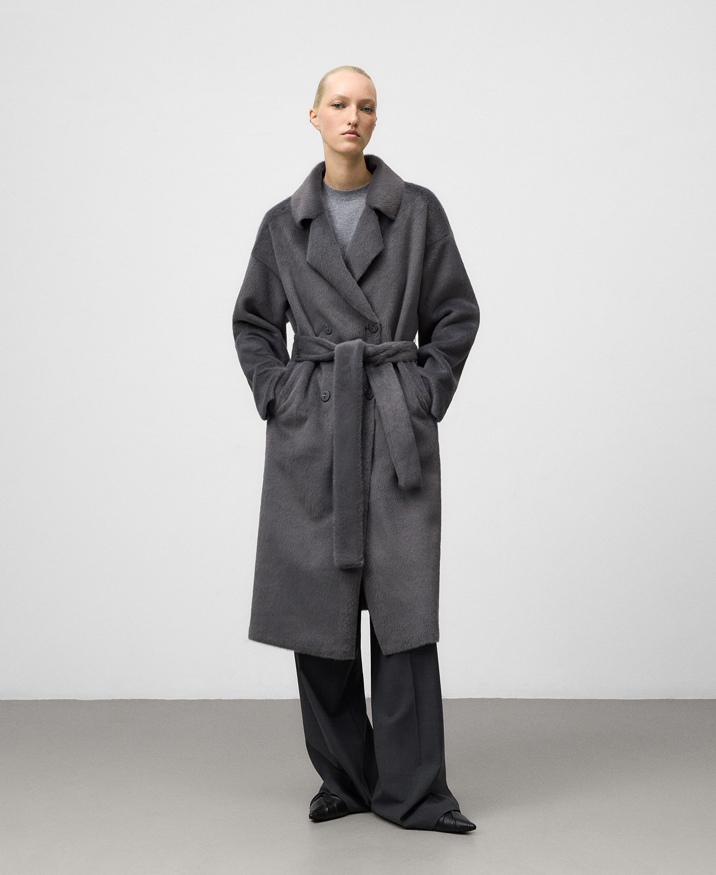 Straight-cut faux fur coat woman image number 1