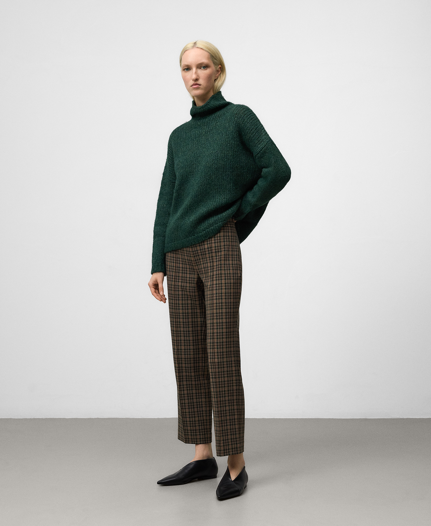 Pantalón slim fit cuadros mujer image number 1