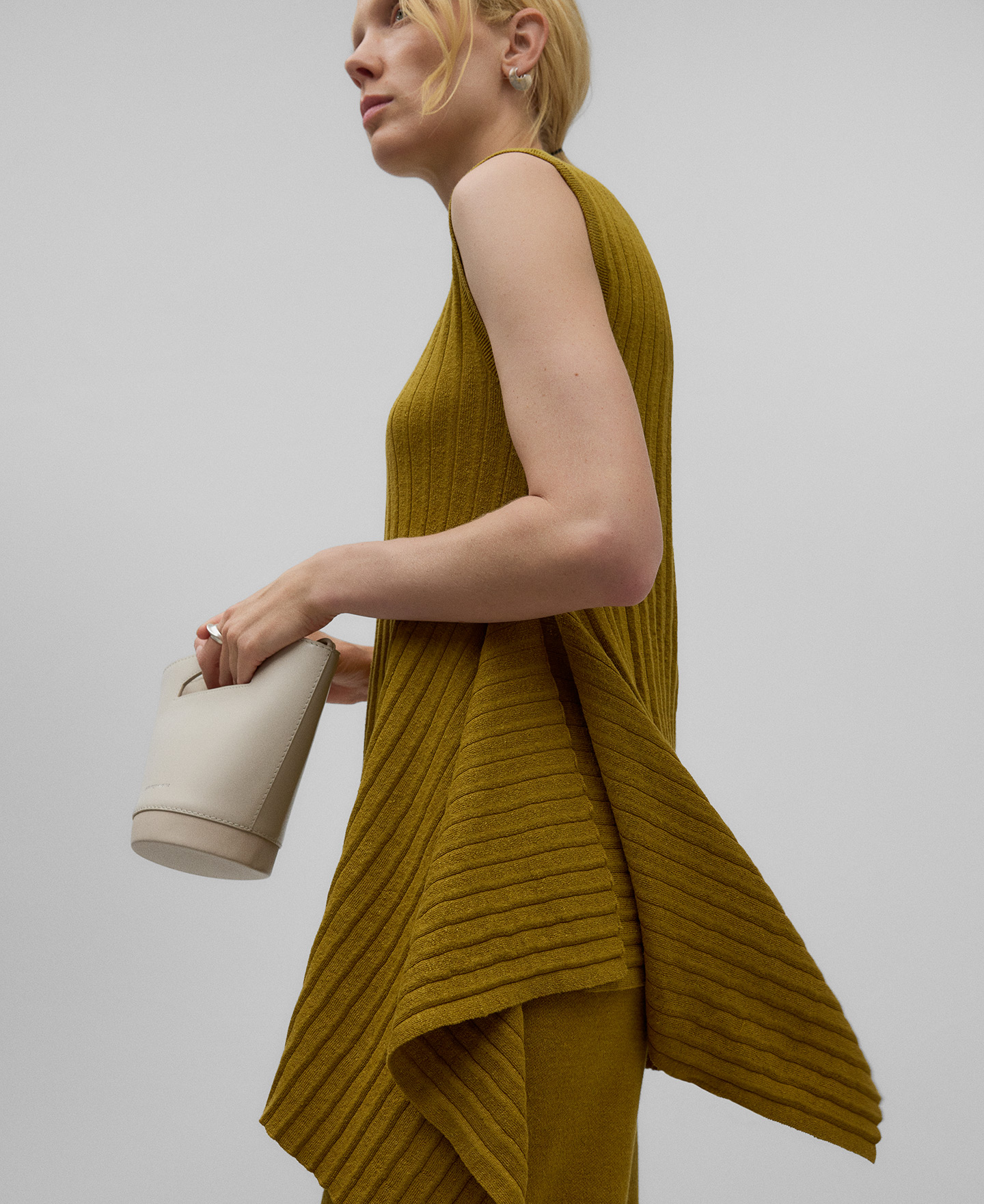 Asymmetrical pleated linen top woman image number 3